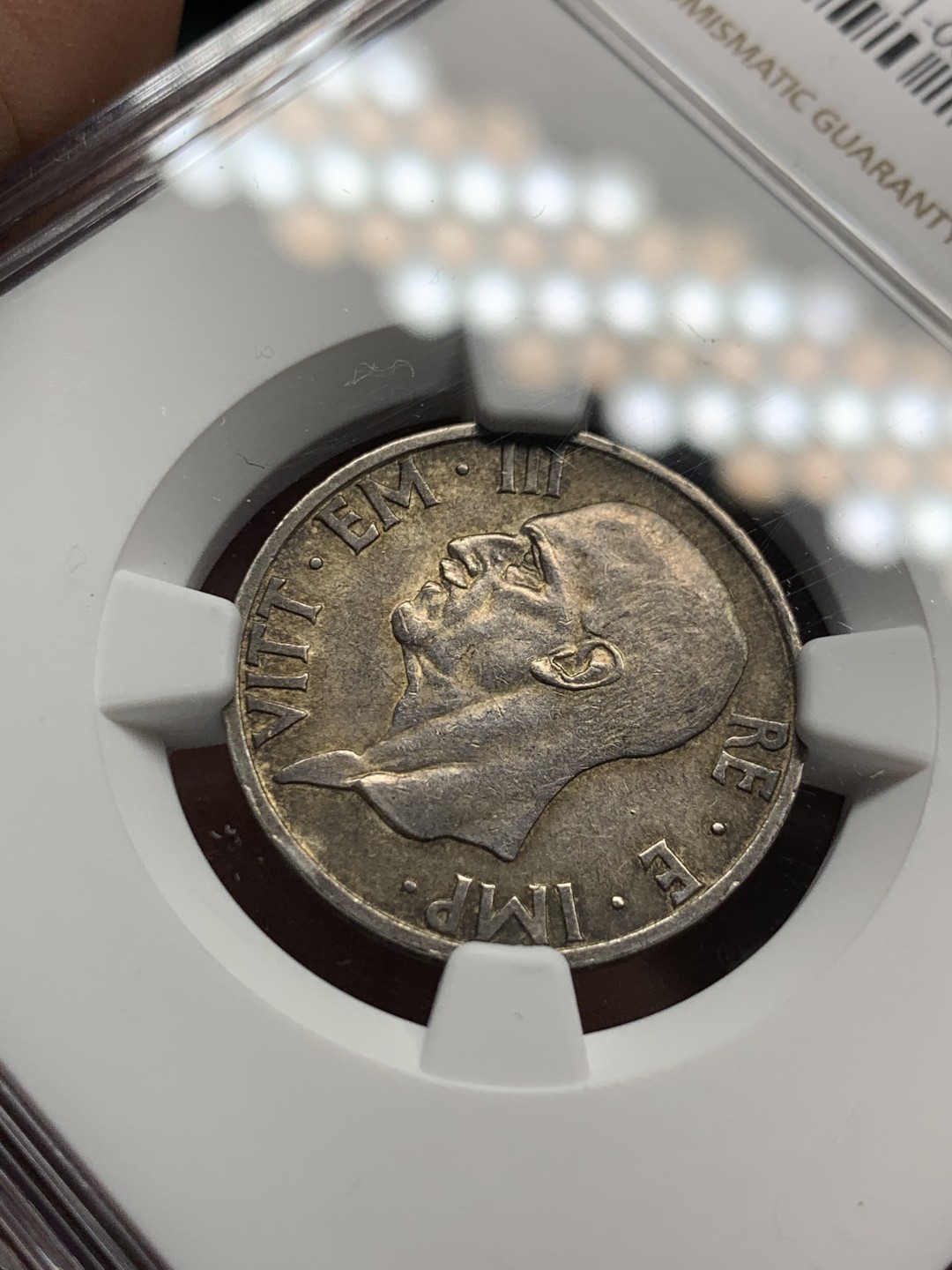 《竞宝斋》第143场-周日，周一 2场 (全场包邮) NGC MS-62,意大利1936年5里拉。原味包浆但MS品质，少见品种，当年大多都回炉了