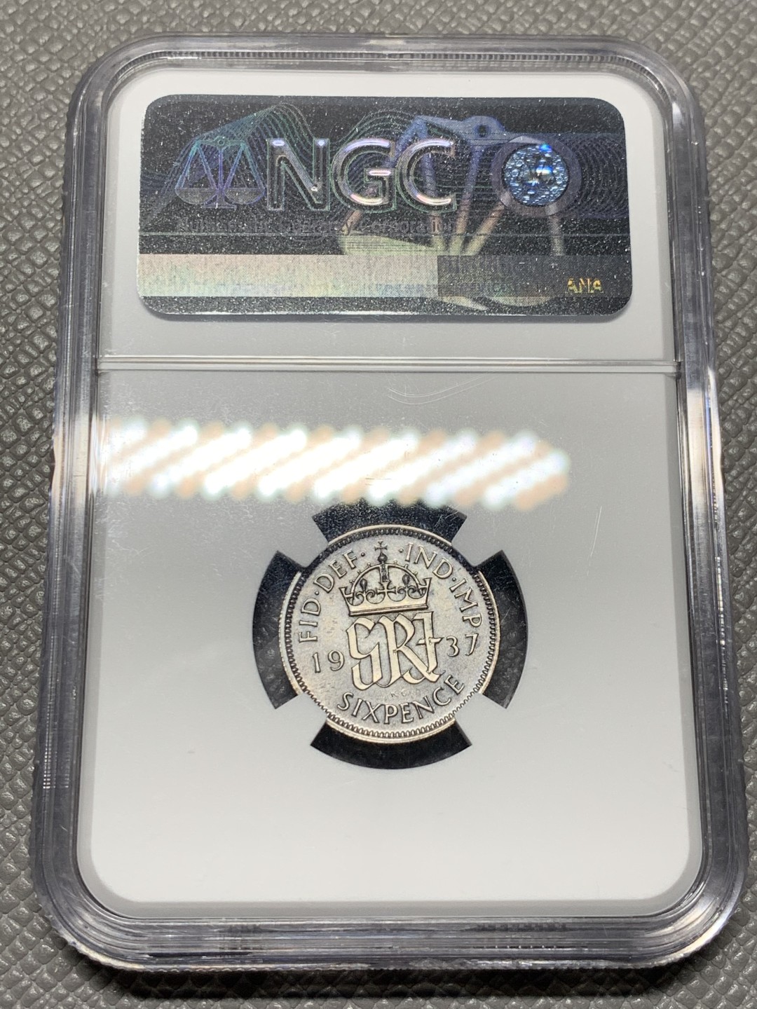 《竞宝斋》第143场-周日，周一 2场 (全场包邮) NGC-PF64 英国 1937年 乔治六世精铸6便士银币，乔六登基首年份。底板有镜面感，绒布老包浆