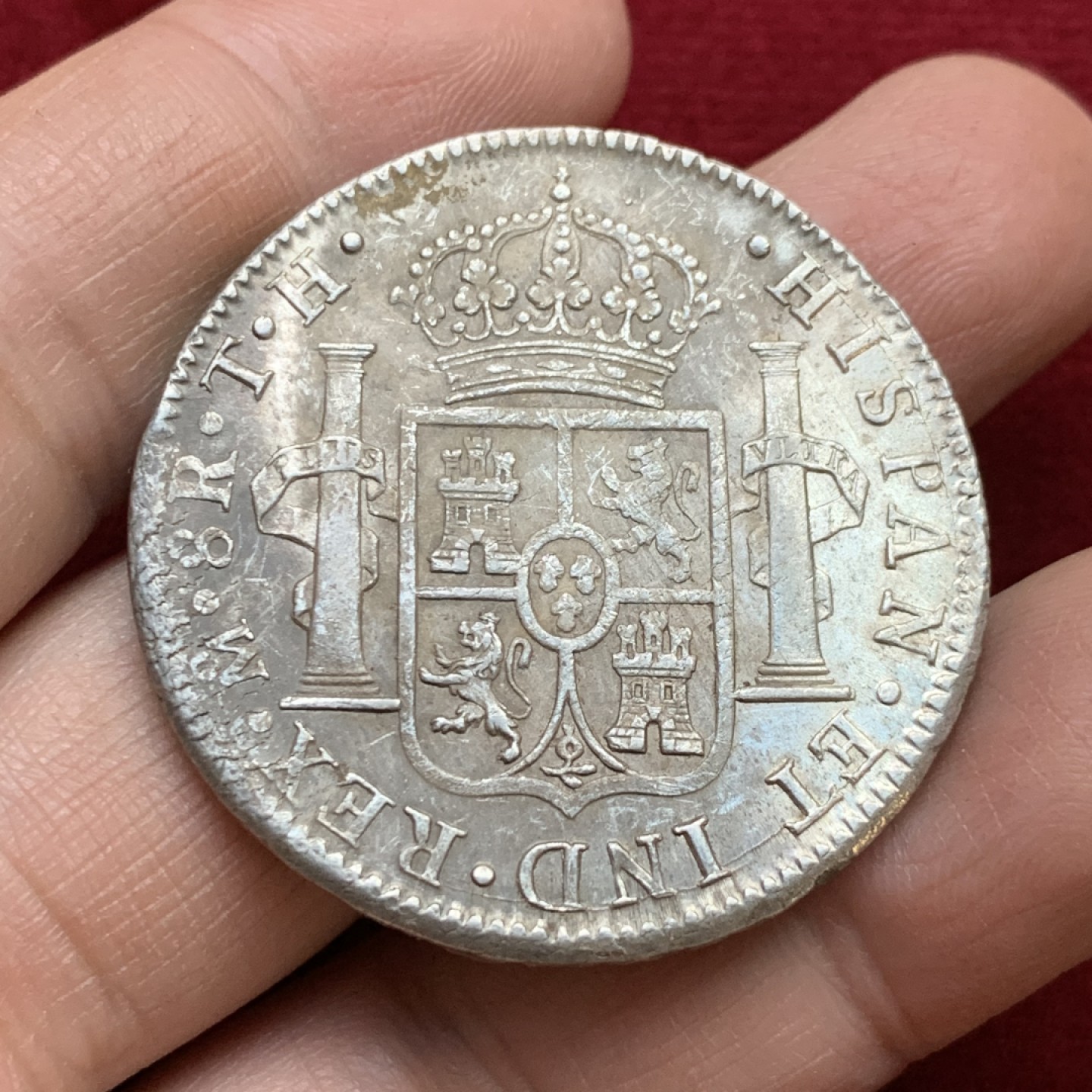 《竞宝斋》第143场-周日，周一 2场 (全场包邮) 墨西哥 1808 卡四 双柱8R 大银币 细节不错 原味状态