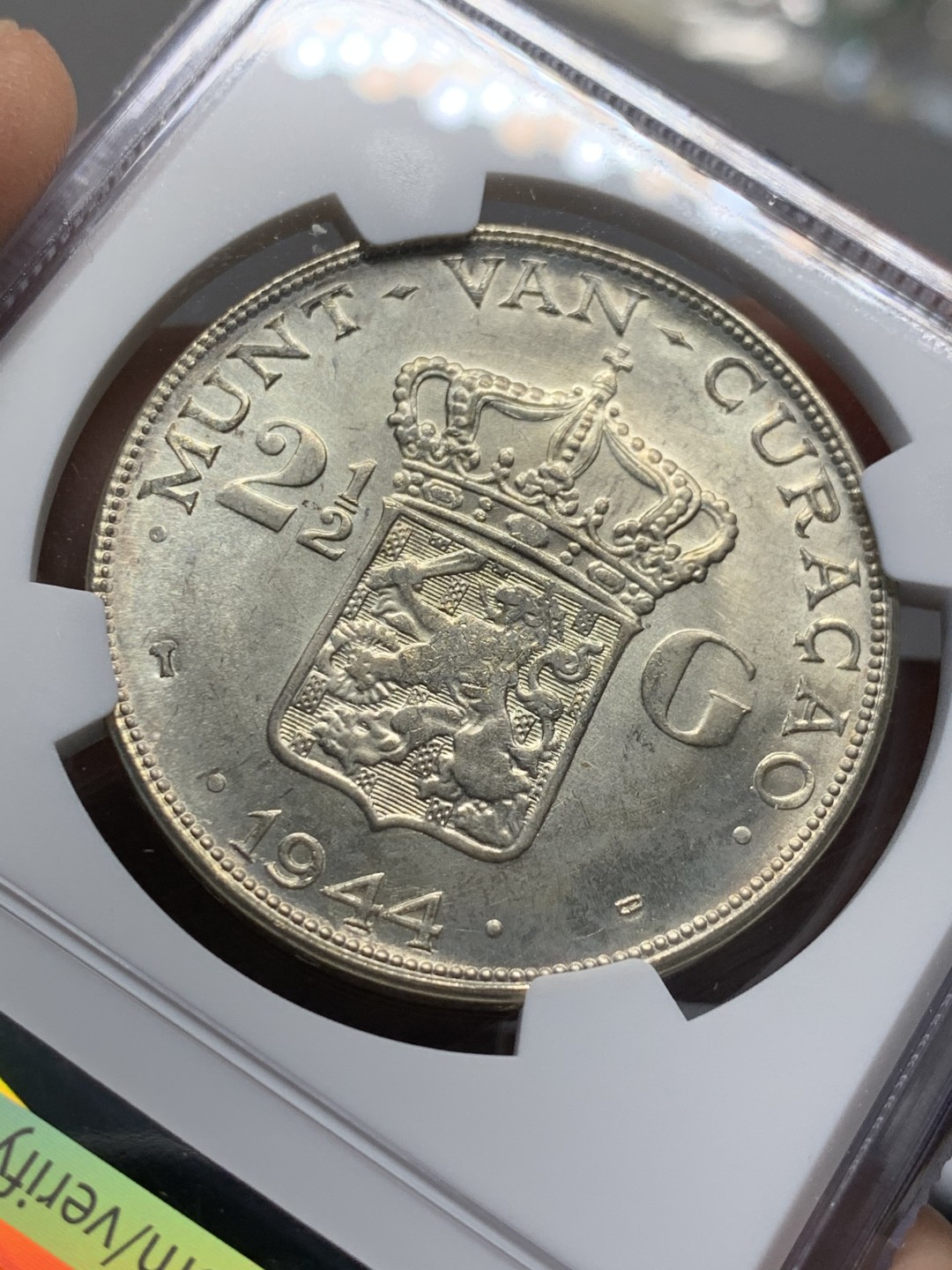 《竞宝斋》第143场-周日，周一 2场 (全场包邮) NGC-MS62 荷属库拉索1944年 2.5盾 女王大银币 殖民地币