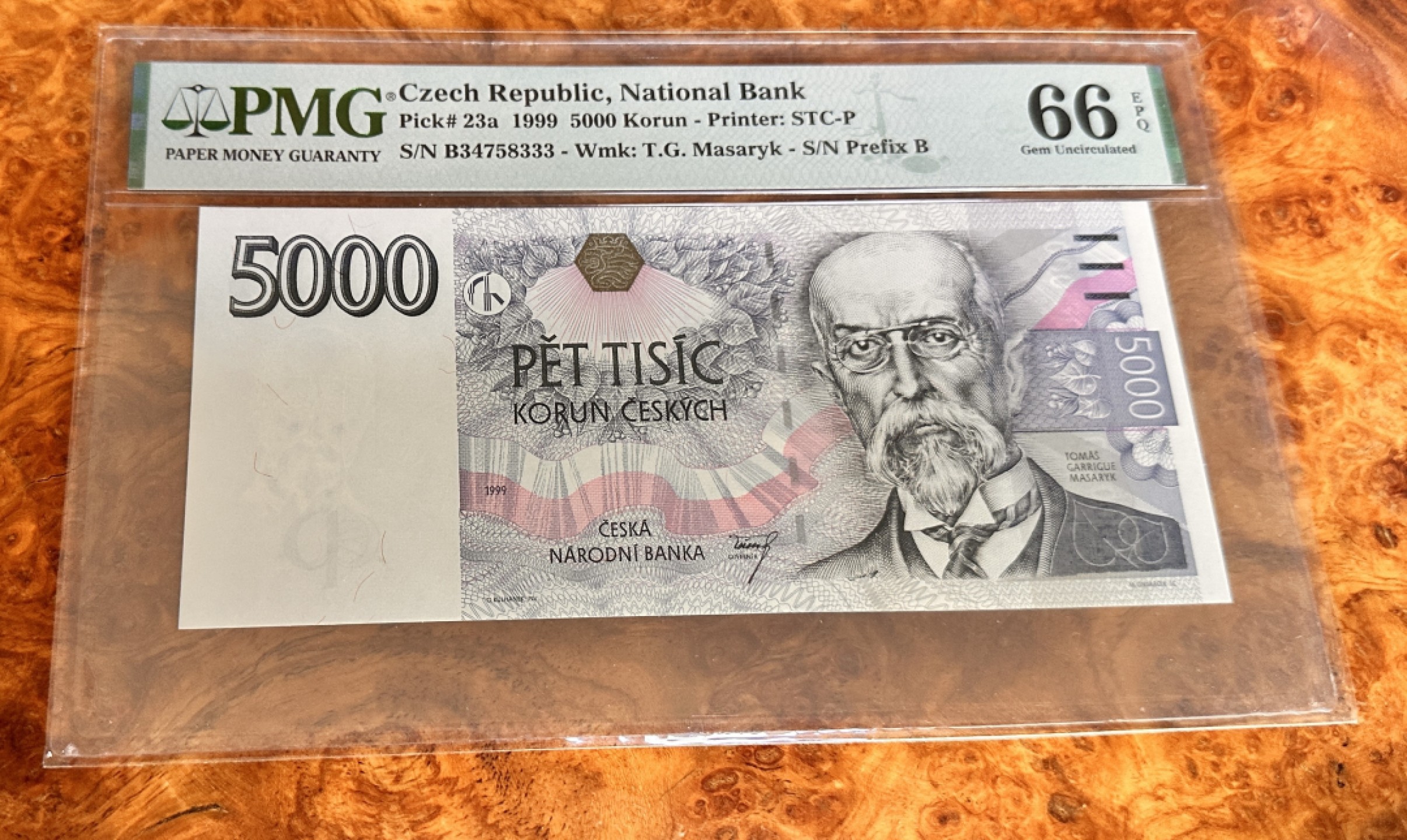 Chase Auction 第19期 - - 外钞、民国钞和人民币混合场！ 1999年捷克5000克朗，PMG66，初版，PMG66！豹子号！更高分数只有13张！