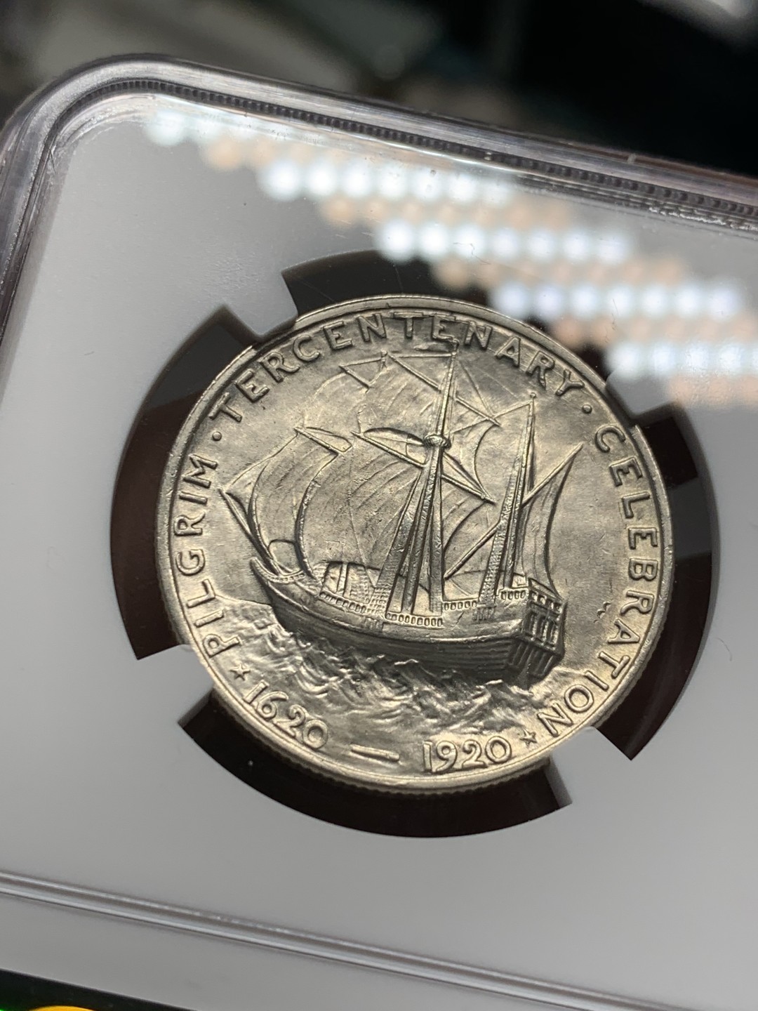 《竞宝斋》第143场-周日，周一 2场 (全场包邮) NGC-MS62 美国1920年 纪念版半圆大帆船 非常稀少的品种 好品难