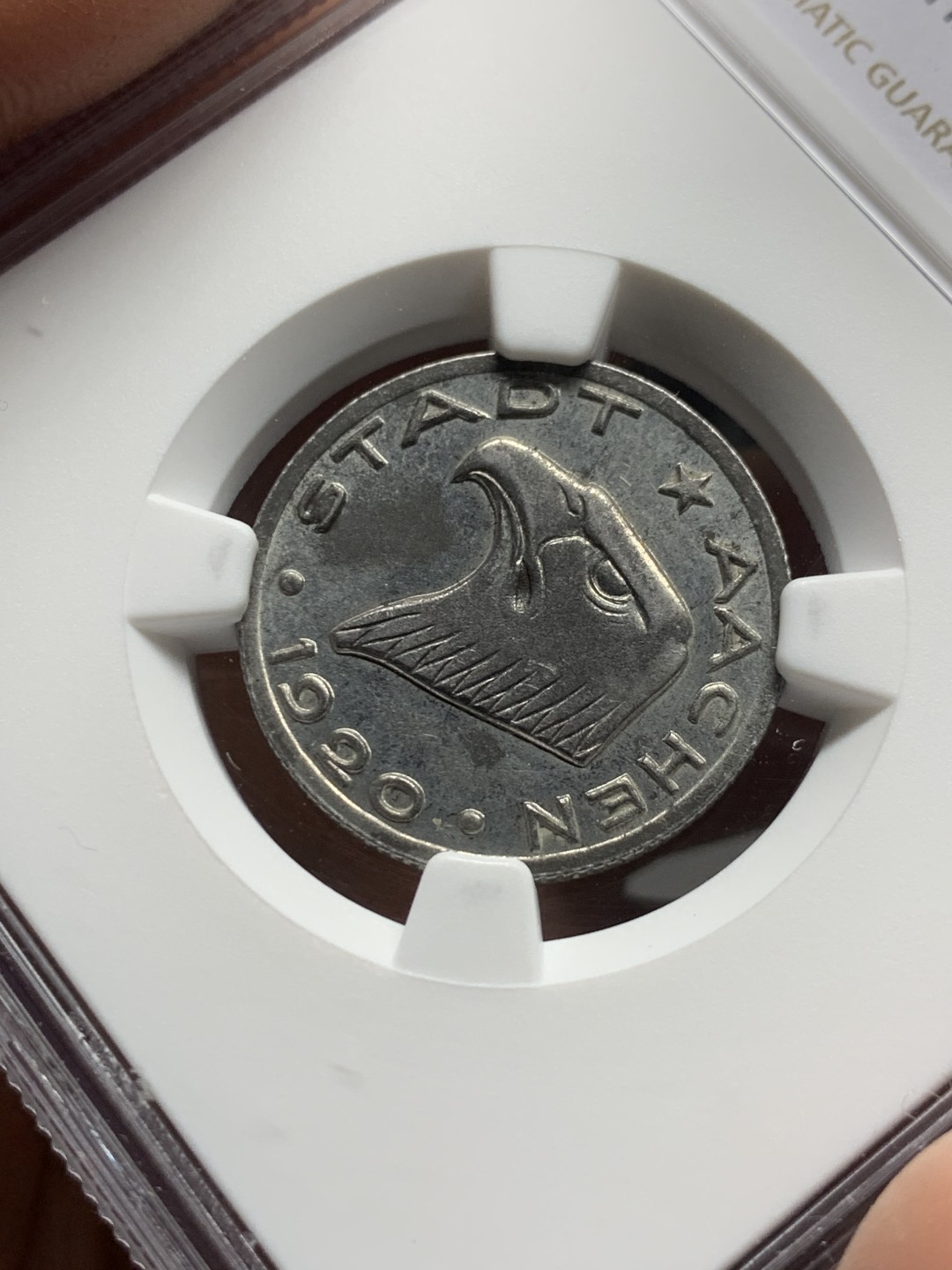 《竞宝斋》第143场-周日，周一 2场 (全场包邮) NGC-MS63 德紧 1920年 亚琛小名誉品种 50芬尼 鹰头铁币