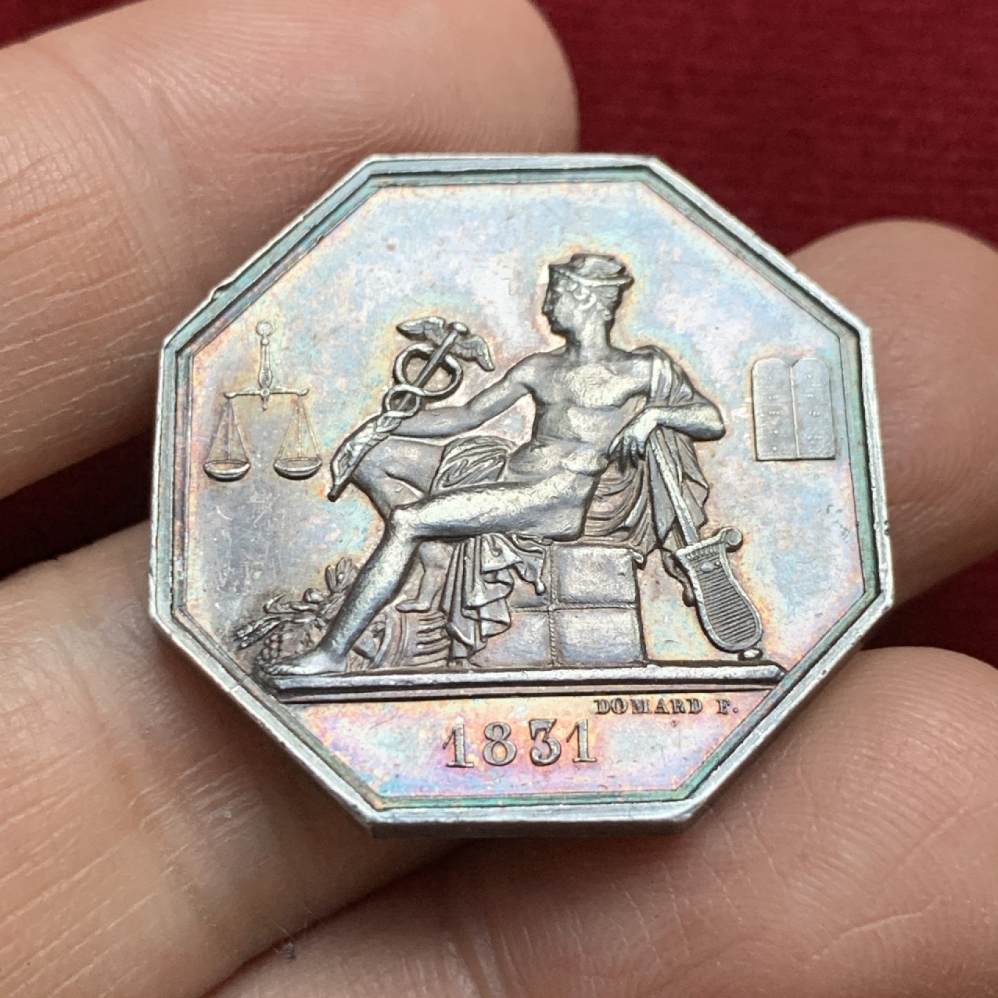 《竞宝斋》第143场-周日，周一 2场 (全场包邮) 1831 法国 八角形 银质代用币JETON 商业之神墨丘利，背面文字为政府专家委员会1822年7月27日法令 15.5克 30.7mm 神灯边铭