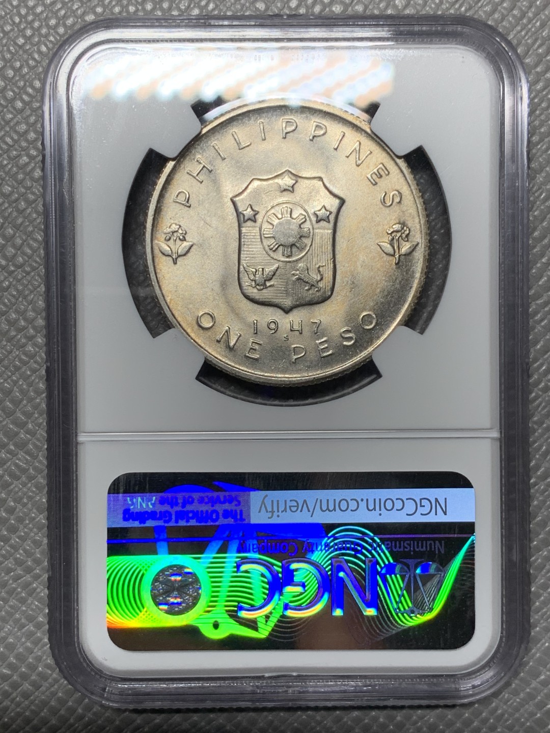 《竞宝斋》第143场-周日，周一 2场 (全场包邮) NGC-MS64 菲律宾 1947年 麦克阿瑟1比索大银币 顶级好品