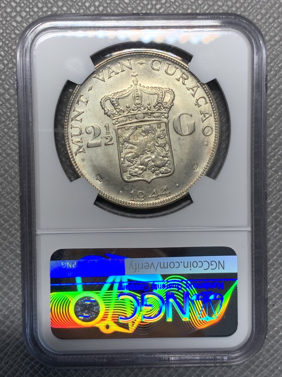 《竞宝斋》第143场-周日，周一 2场 (全场包邮) NGC-MS62 荷属库拉索1944年 2.5盾 女王大银币 殖民地币