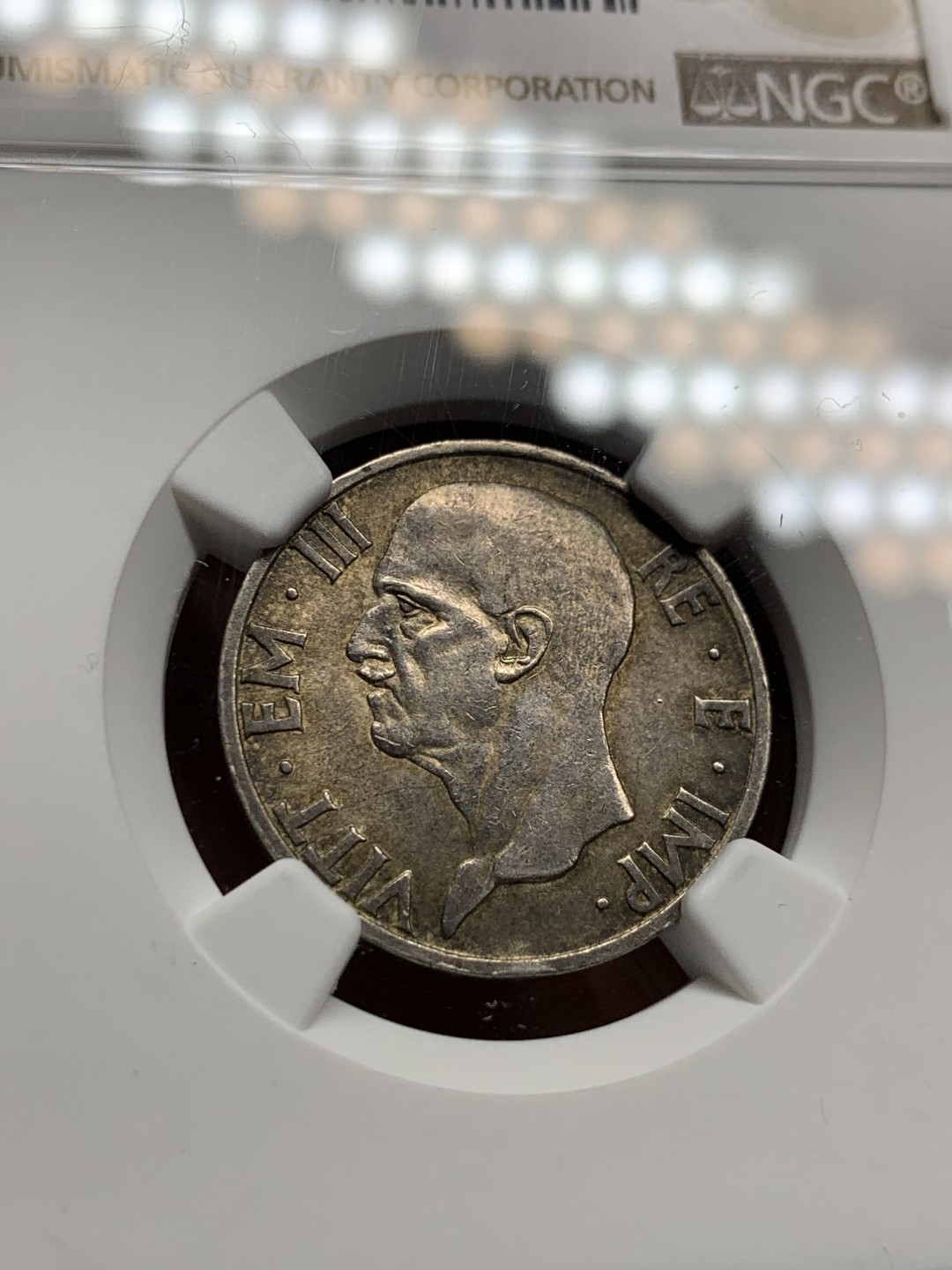 《竞宝斋》第143场-周日，周一 2场 (全场包邮) NGC MS-62,意大利1936年5里拉。原味包浆但MS品质，少见品种，当年大多都回炉了