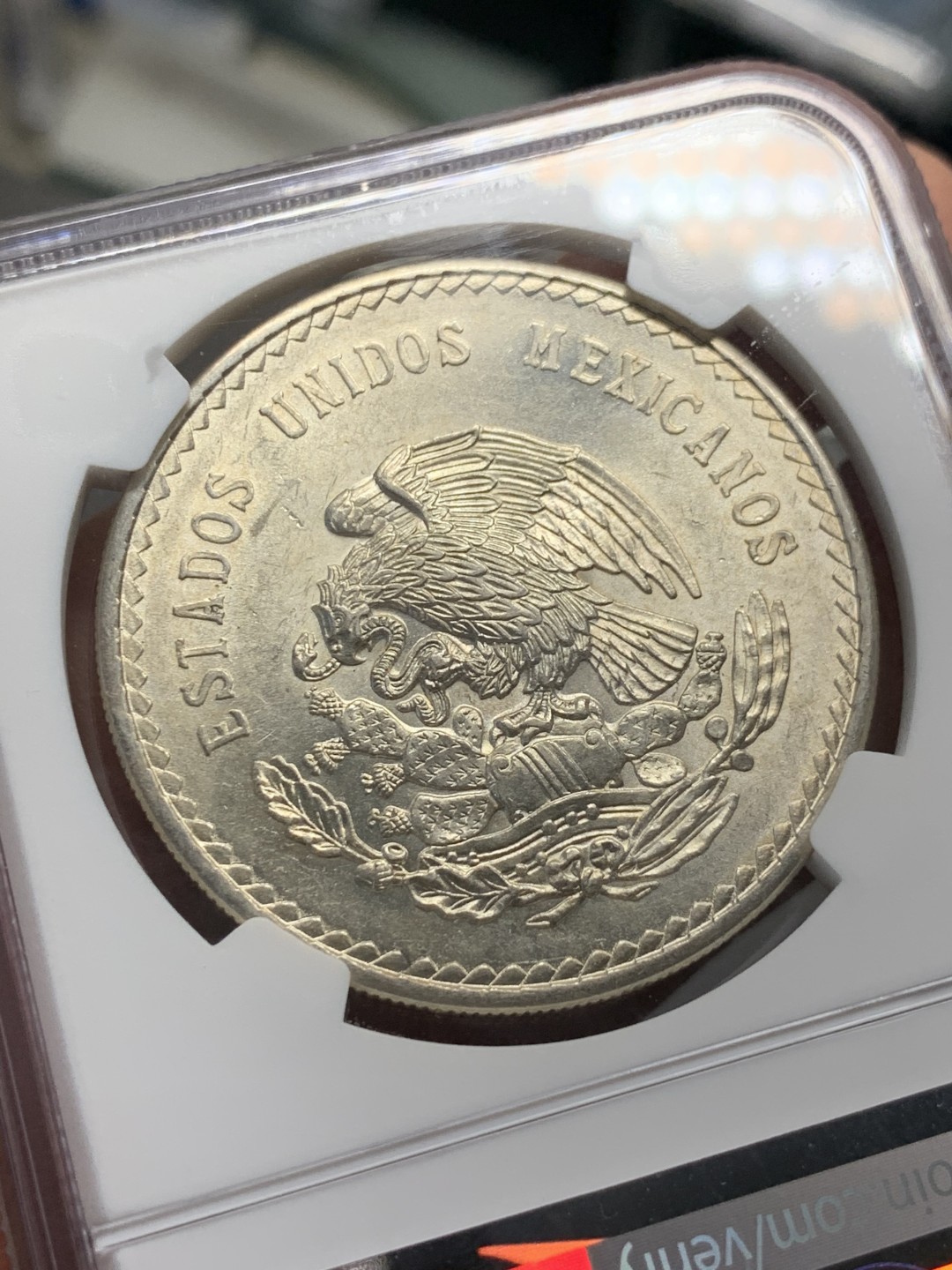 《竞宝斋》第143场-周日，周一 2场 (全场包邮) NGC-MS63 墨西哥1947年 印第安人头像5比索大银币 原光好品