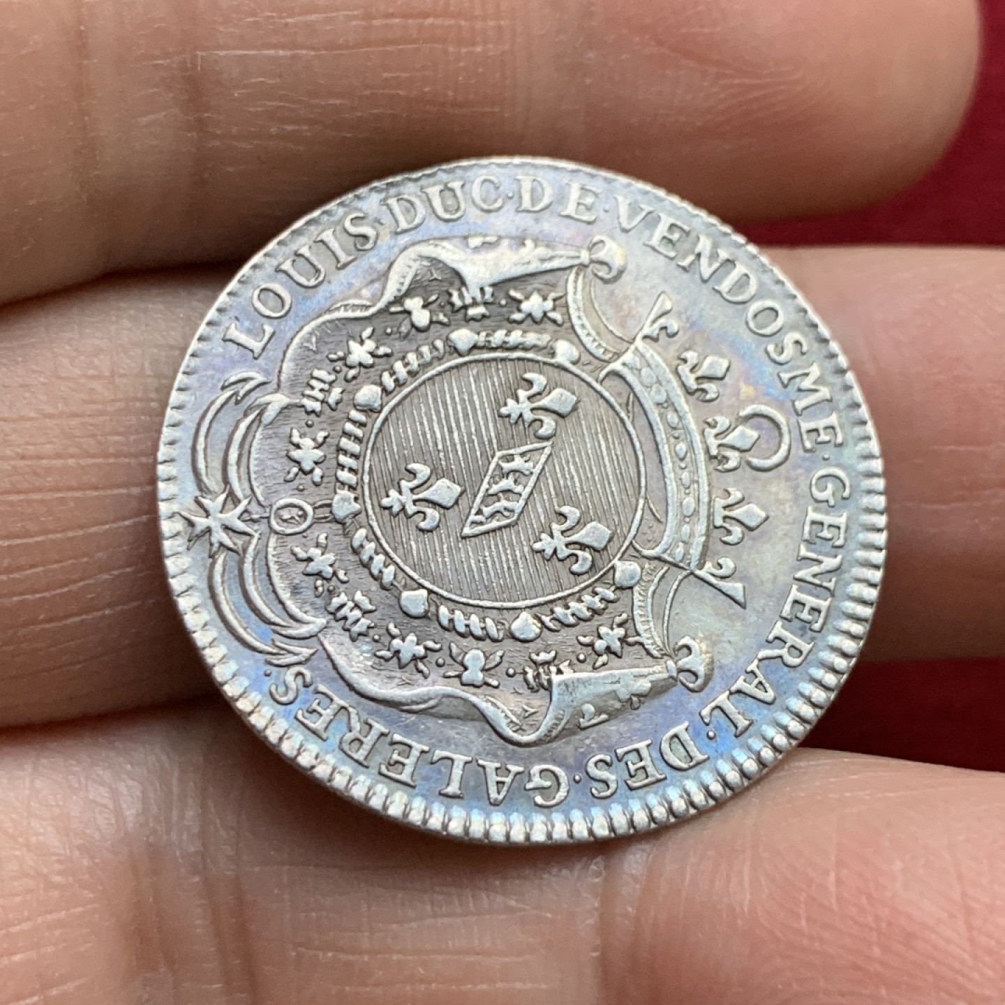 《竞宝斋》第143场-周日，周一 2场 (全场包邮) 法国1711年 路易十五时期 导弹图？ 圆形JETON 银质代用币 少见品种