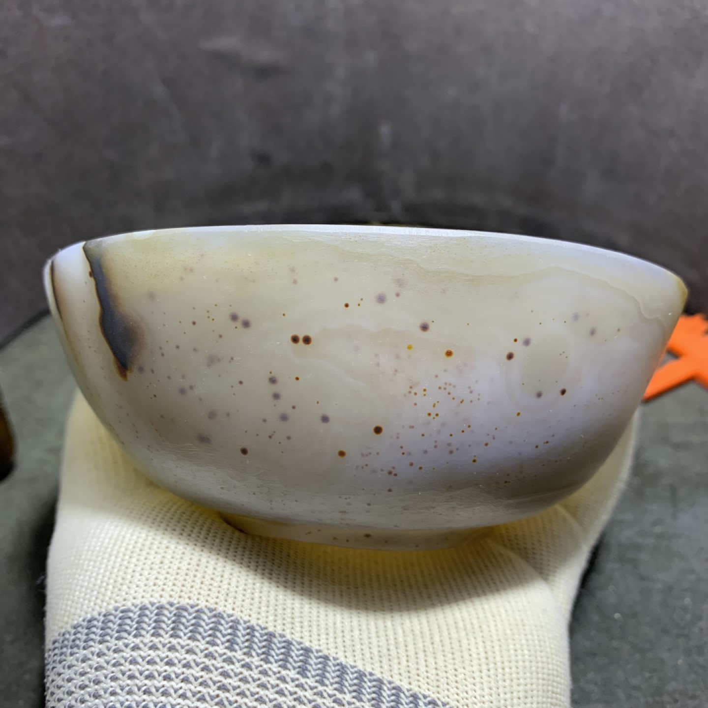 精美高玉化巴西玛瑙亚光饭碗一个，
