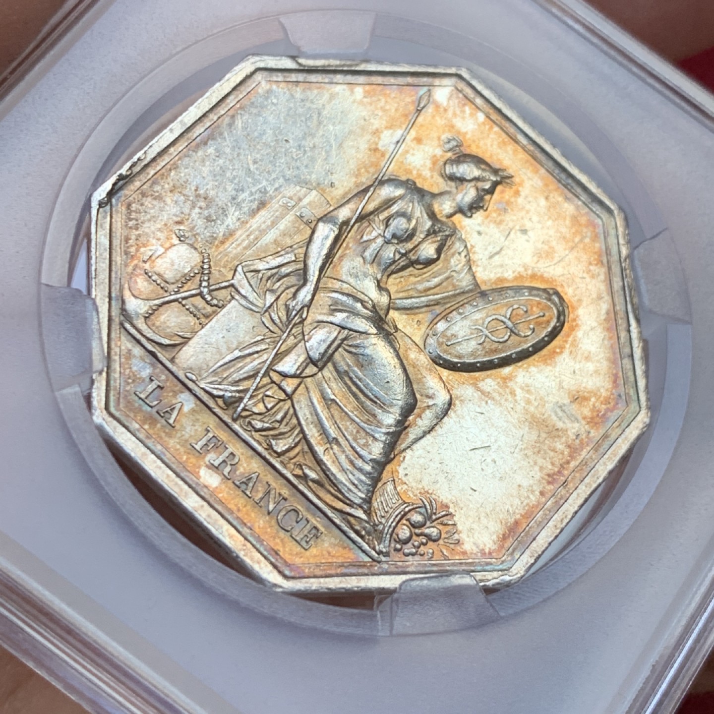 《竞宝斋》第143场-周日，周一 2场 (全场包邮) 法国 1837 八角银质代币 蜜蜂边铭 巴黎火灾保险公司，由皇家法令1837年2月27号签署 正面是雅典娜（密涅瓦）手持长矛和双蛇盾牌。19.03g，36.2mm