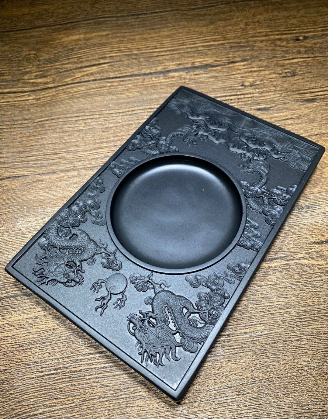 《双龙戏珠》歙砚龙尾砚龙潭坑黑龙潭意境砚文房四宝送礼佳选 《双龙戏珠》歙砚龙尾砚龙潭坑黑龙潭意境砚文房四宝送礼佳选