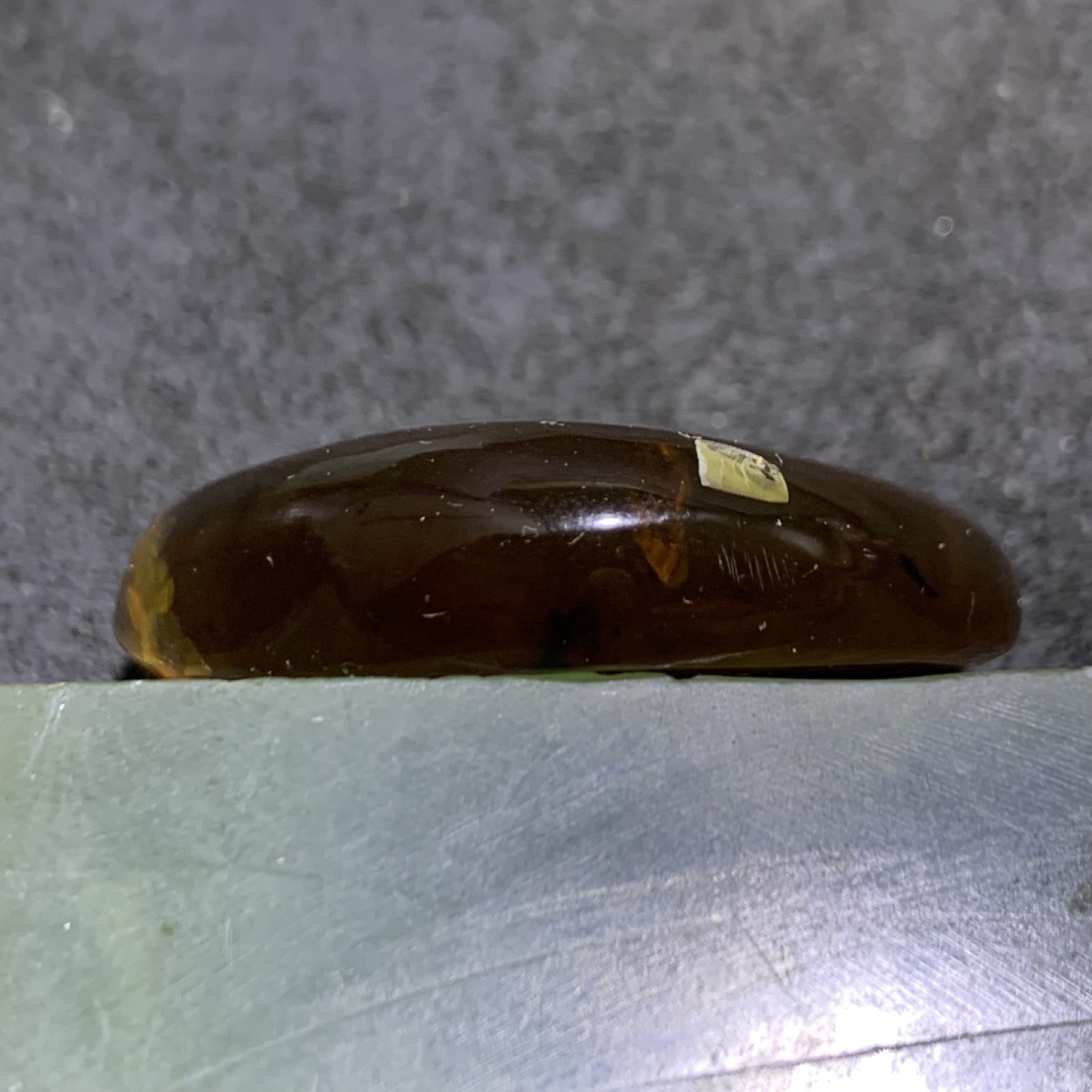 天然缅甸琥珀吊坠一个