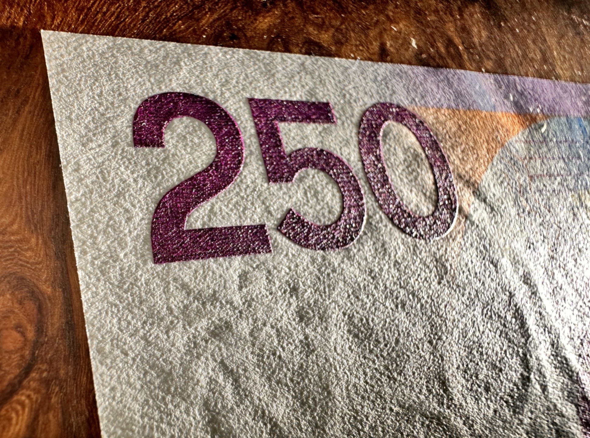 Chase Auction 第19期 - - 外钞、民国钞和人民币混合场！ 荷兰250盾，灯塔，品相如图，UNC！上下边稍微有翘起！