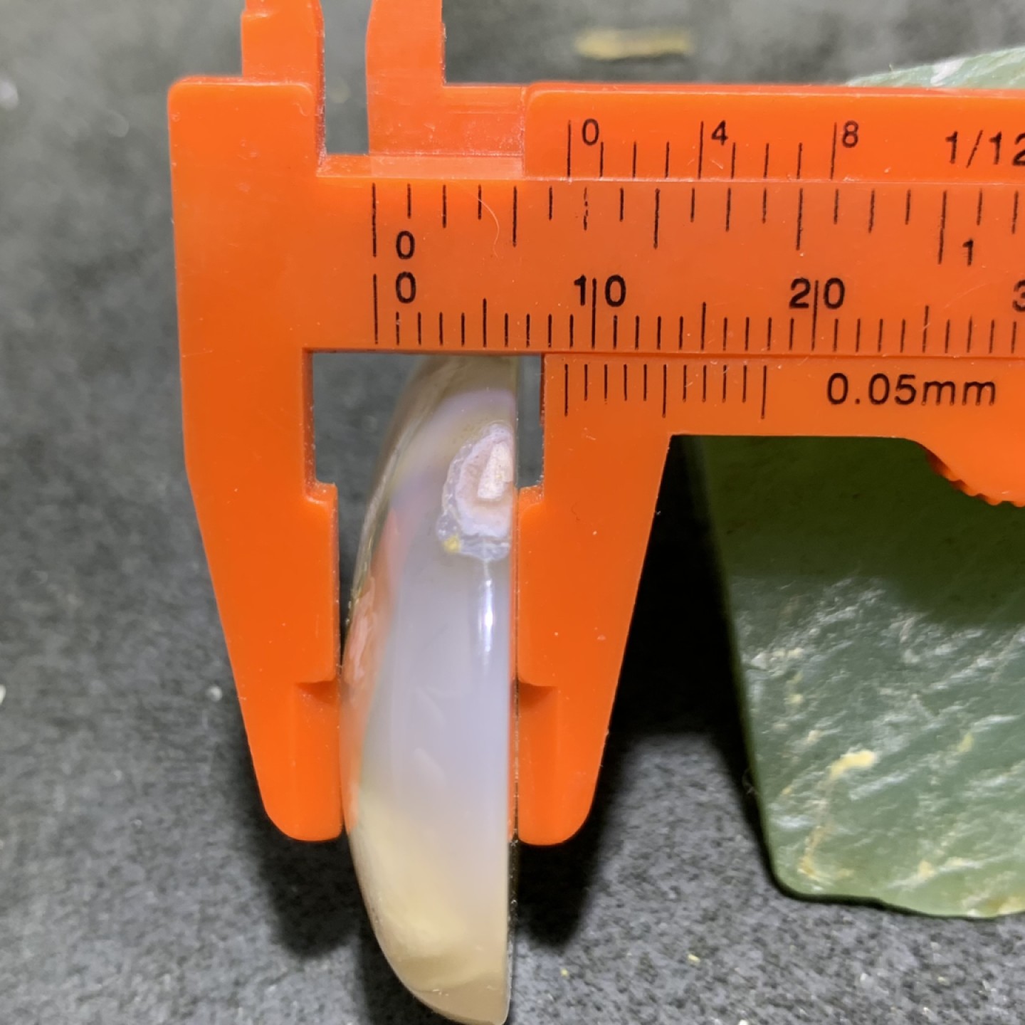 高玉化樱花玛瑙水滴型吊坠一个，