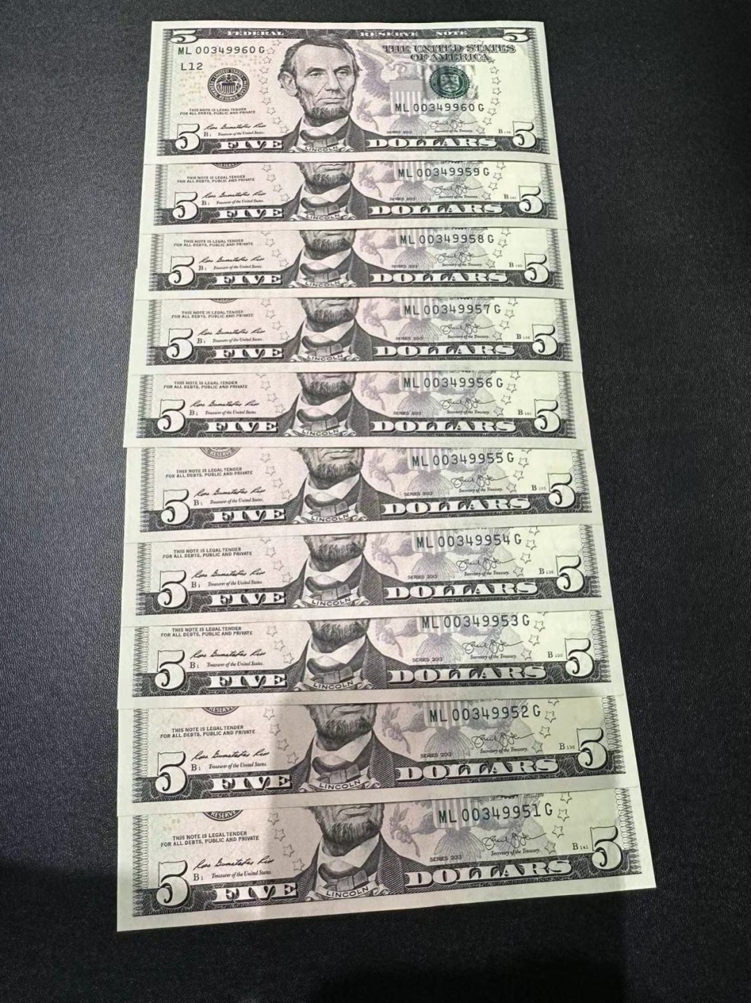 《外钞收藏家》第二百五十一期 5美元 标准10连号 全新UNC