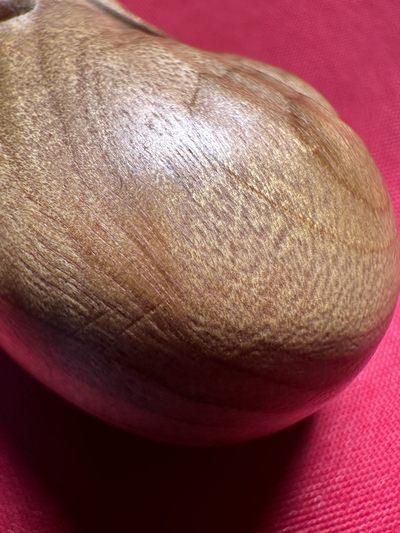 手串木器杂件｜拍卖专场 金丝楠木｜小叶桢楠｜精雕“抱球貔貅”手把件