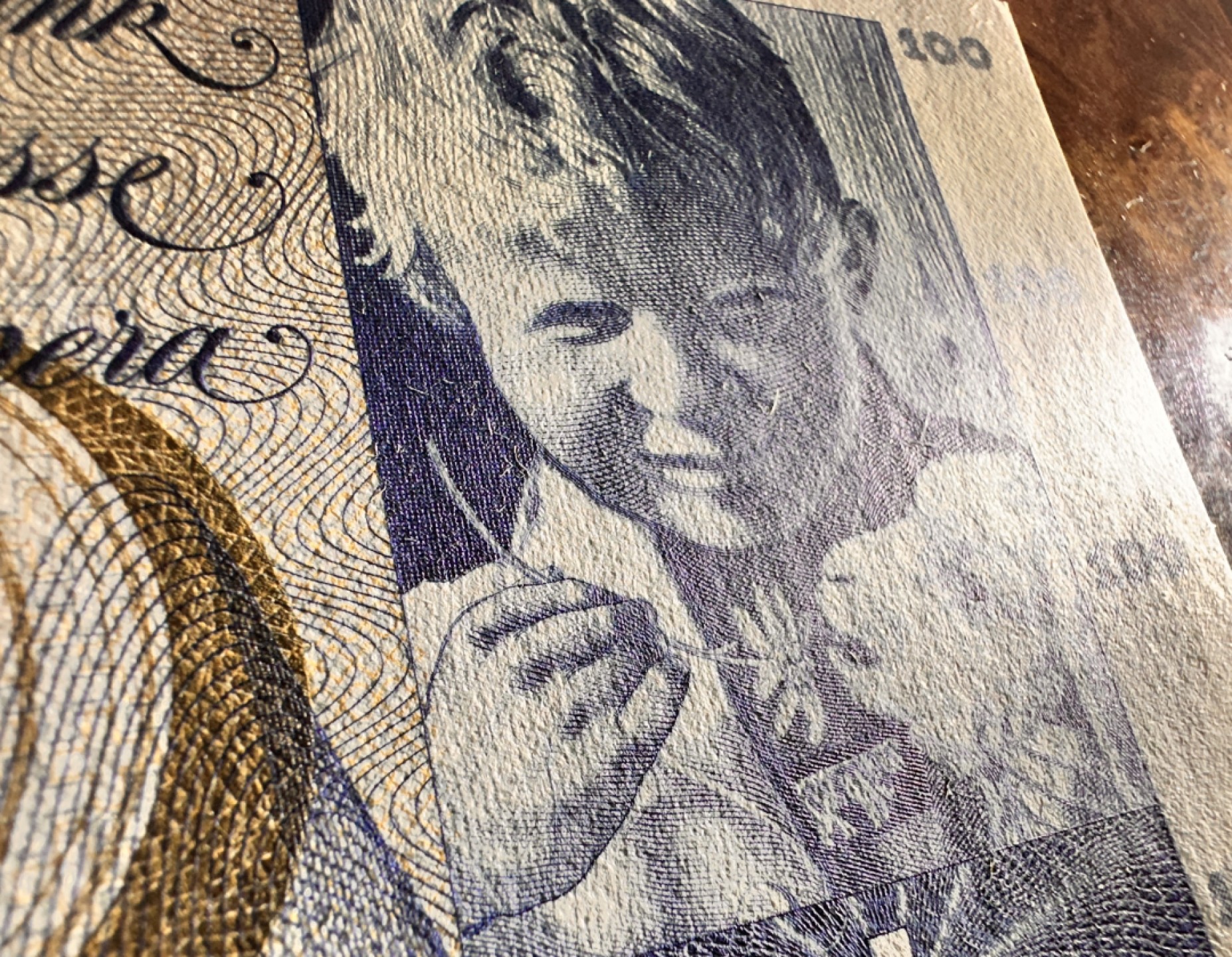 Chase Auction 第19期 - - 外钞、民国钞和人民币混合场！ 瑞士100法郎，圣马丁割袍，品相如图，UNC-，背面上方有轻微压痕，倒置号！