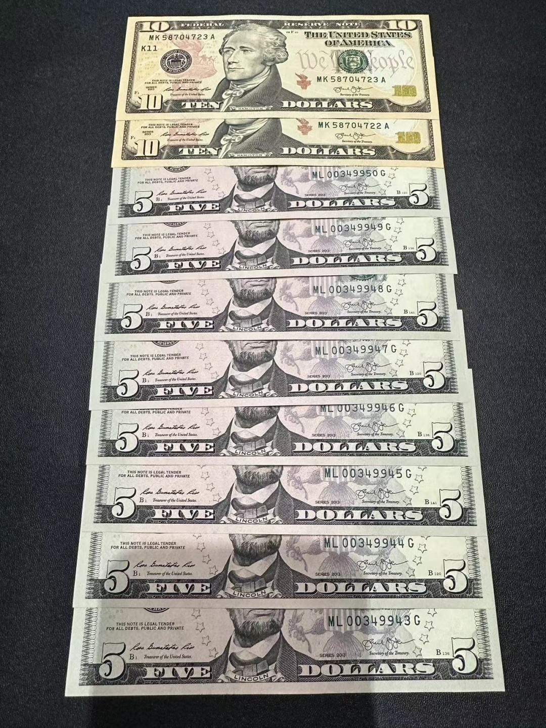 《外钞收藏家》第二百五十一期 5美元八张 10美元两张 一起 全新UNC