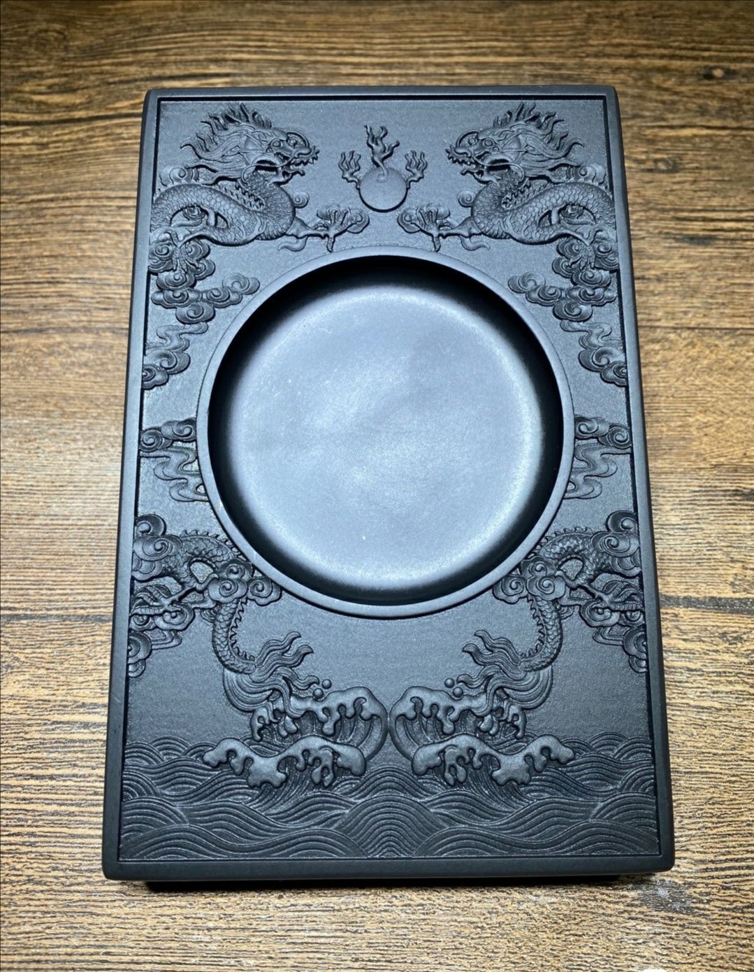 《双龙戏珠》歙砚龙尾砚龙潭坑黑龙潭意境砚文房四宝送礼佳选 《双龙戏珠》歙砚龙尾砚龙潭坑黑龙潭意境砚文房四宝送礼佳选