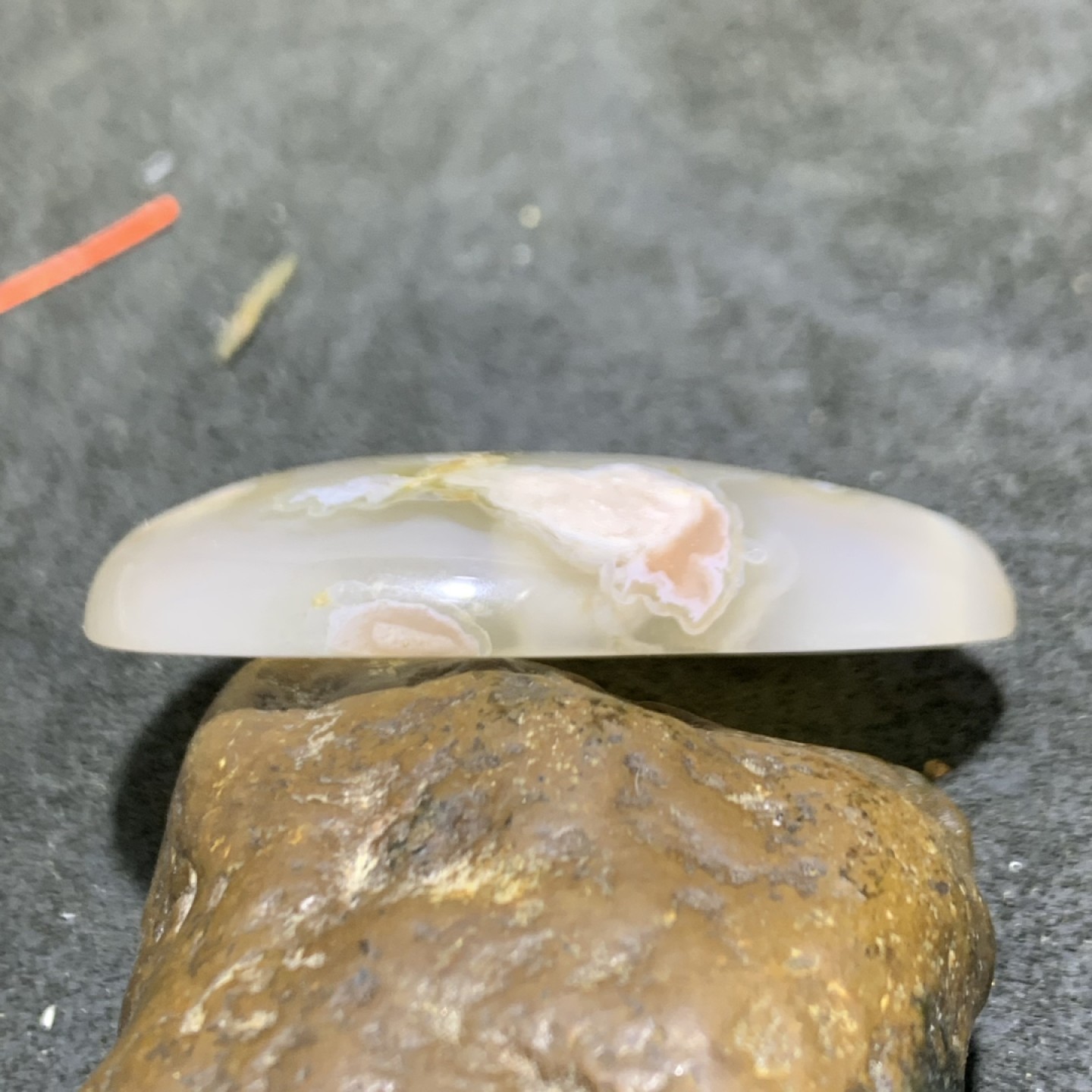 高玉化樱花玛瑙水滴型吊坠一个，