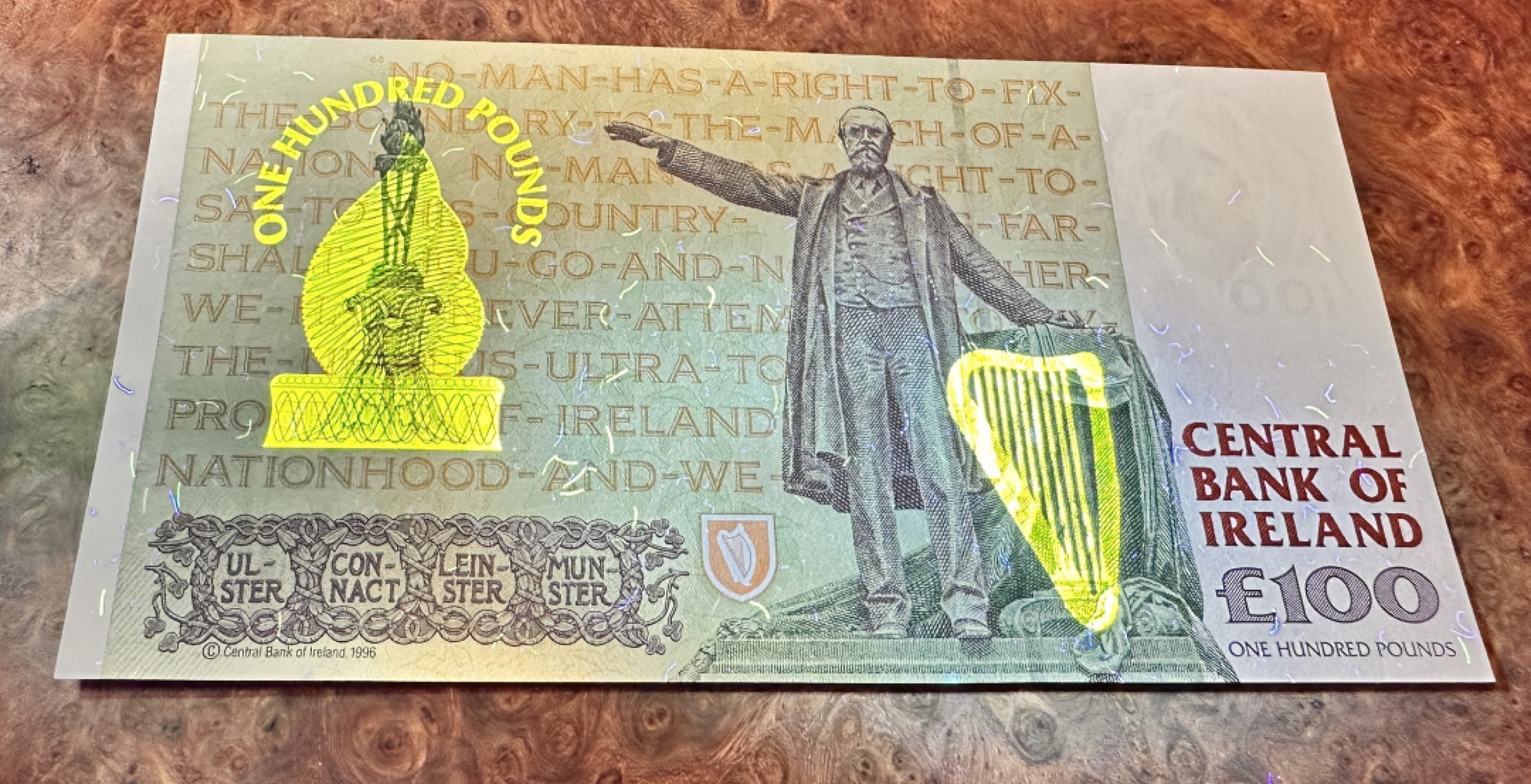 Chase Auction 第19期 - - 外钞、民国钞和人民币混合场！ 爱尔兰C序列100镑，品相如图，UNC！政治家查尔斯·斯图尔特·帕内尔！