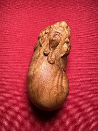 手串木器杂件｜拍卖专场 金丝楠木｜小叶桢楠｜精雕“抱球貔貅”手把件