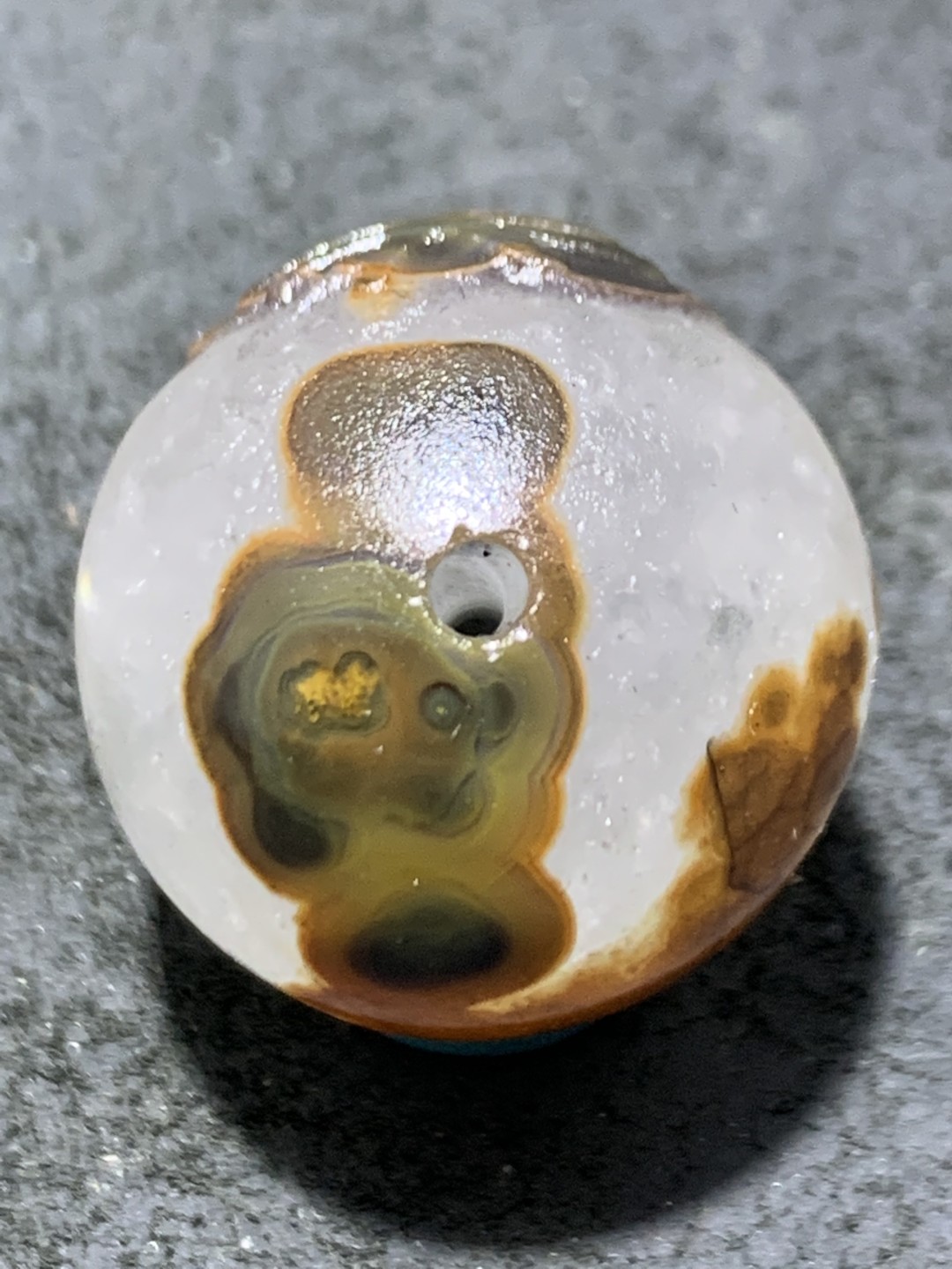 精美冰飘风化纹战国红玛瑙手工雕刻義字珠一颗！