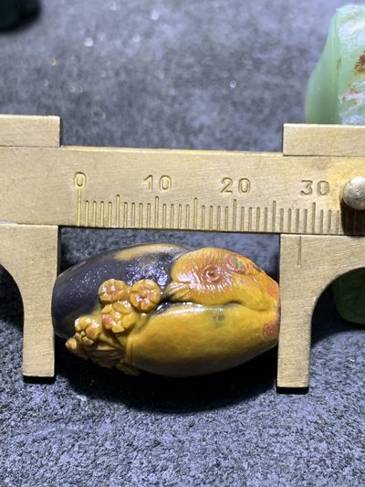 精美亚光战国红玛瑙手工俏色巧雕小鸡鲜花桶珠珠一个， 精美亚光战国红玛瑙手工俏色巧雕小鸡鲜花桶珠珠一个，