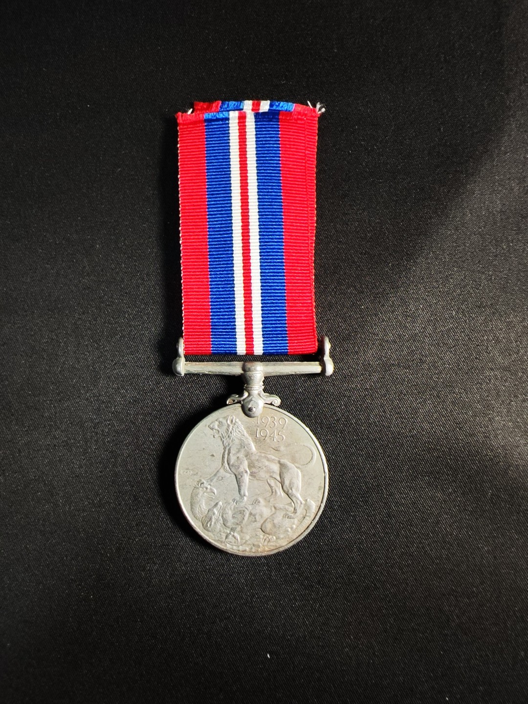 世界精品徽章首拍专场 英国二战战争纪念章，带边铭