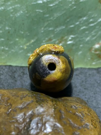 精美亚光战国红玛瑙手工俏色巧雕小鸡鲜花桶珠珠一个， 精美亚光战国红玛瑙手工俏色巧雕小鸡鲜花桶珠珠一个，