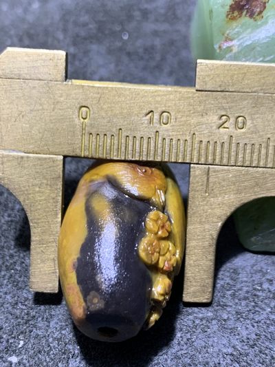 精美亚光战国红玛瑙手工俏色巧雕小鸡鲜花桶珠珠一个， 精美亚光战国红玛瑙手工俏色巧雕小鸡鲜花桶珠珠一个，