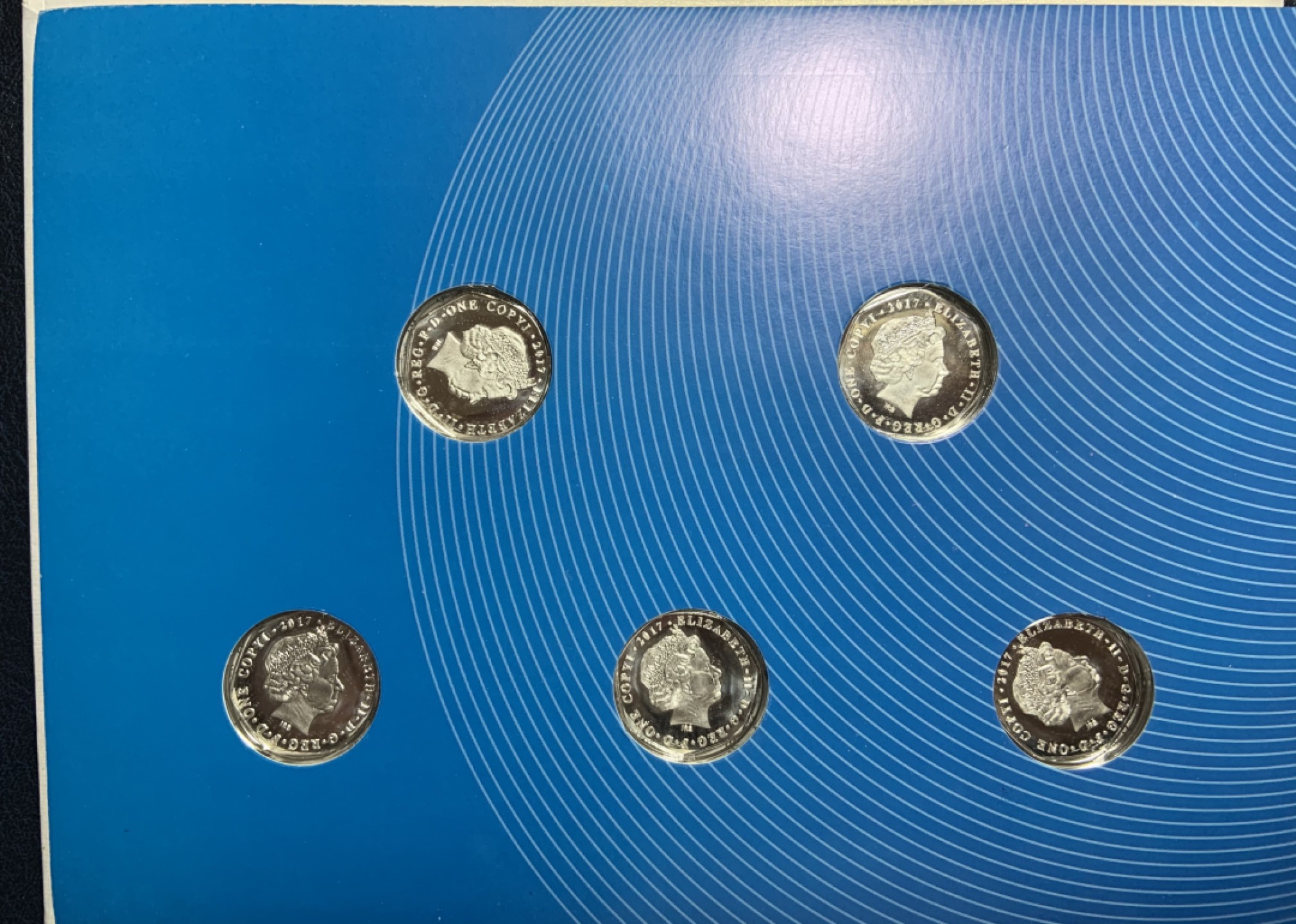 收藏联盟Quantum Auction 第240期拍卖 已更新 香港2017年回归20周年纪念币一套 一套两组 带原册