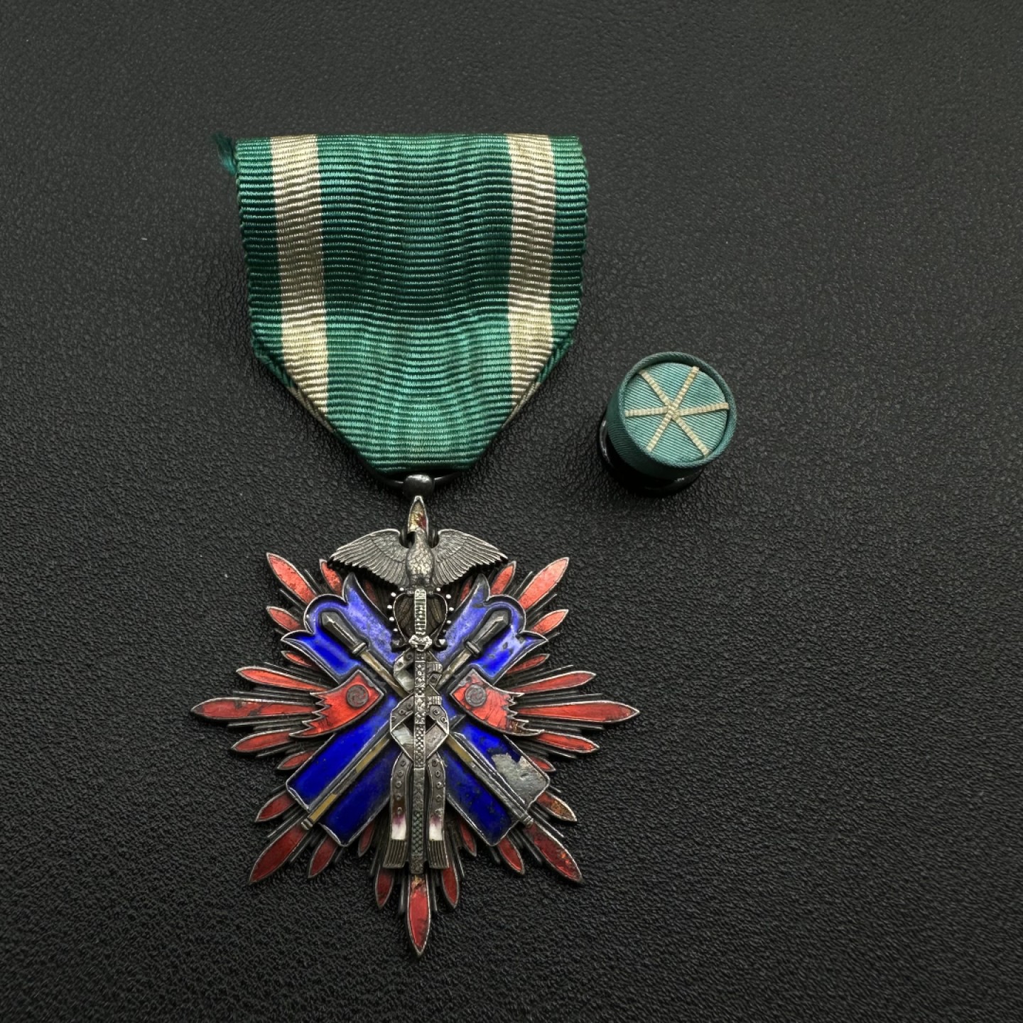 交易所3.18勋章拍卖 日本早期版五等金鵄勋章