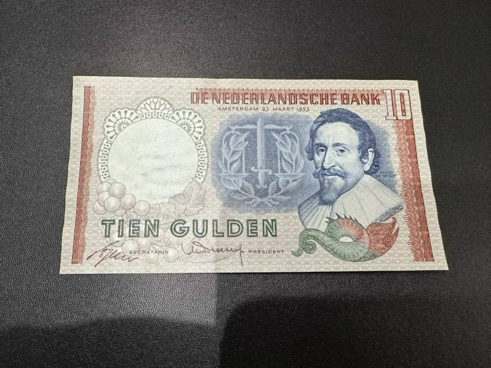 《外钞收藏家》第二百五十一期 1953年荷兰10盾 UNC-
