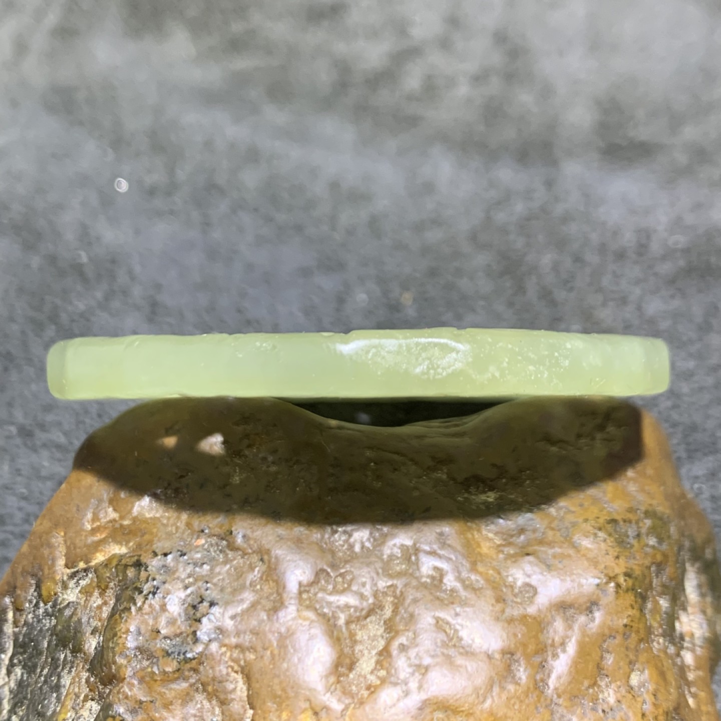 和田玉五福捧寿透雕牌子一个