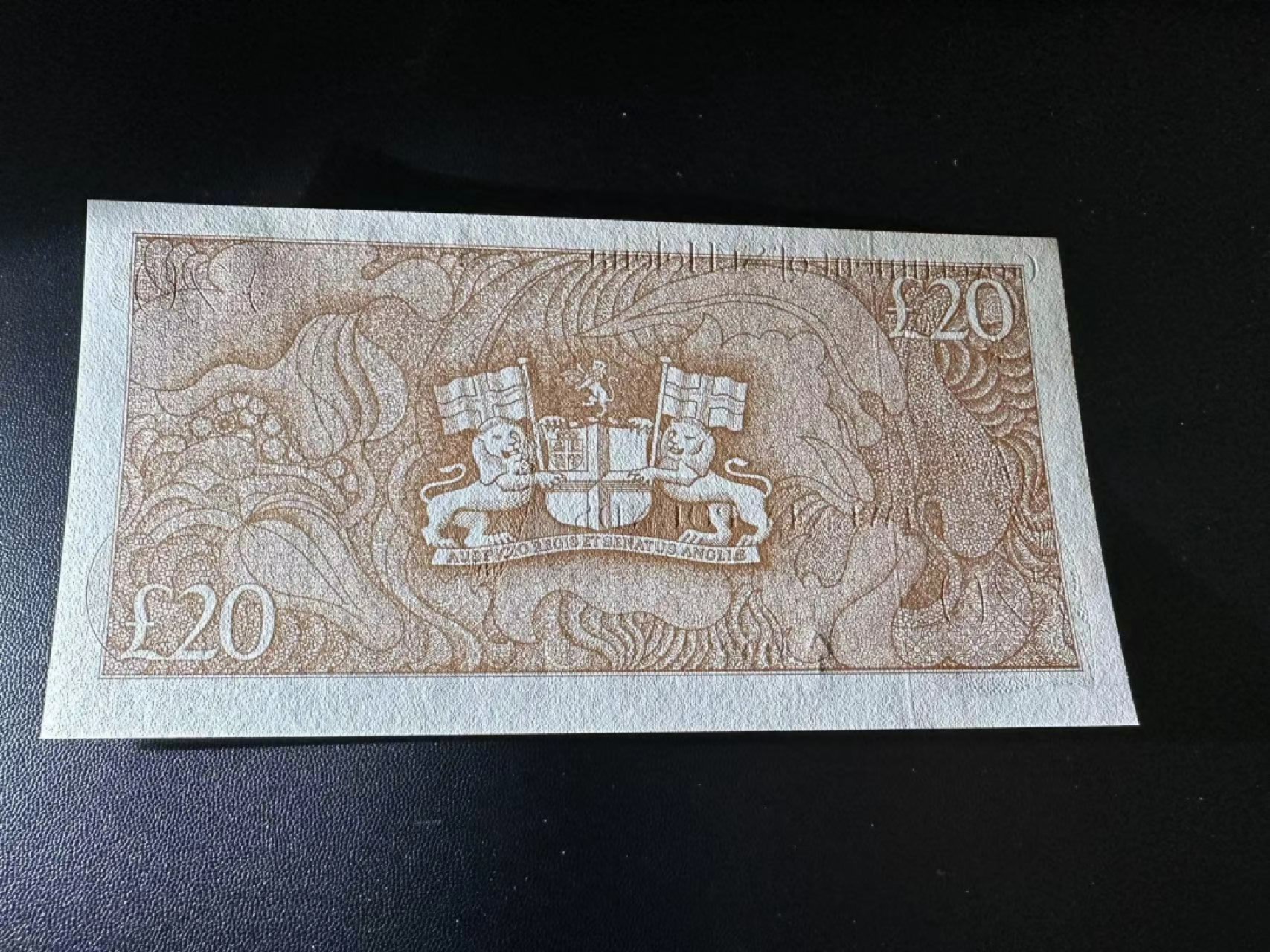 《外钞收藏家》第二百五十一期 圣赫勒拿群岛20镑 A/1冠 全新UNC 无47