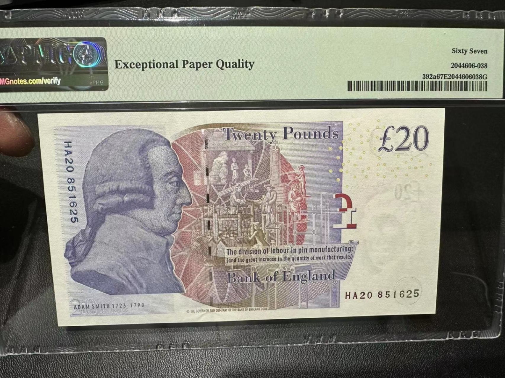 《外钞收藏家》第二百五十一期 2006年英国F序列20镑 PMG67 无47