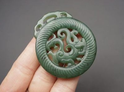 ｜古風玉石｜精选专拍｜·第壹场· - 和田碧玉｜苏工镂空精雕·螭龙图·