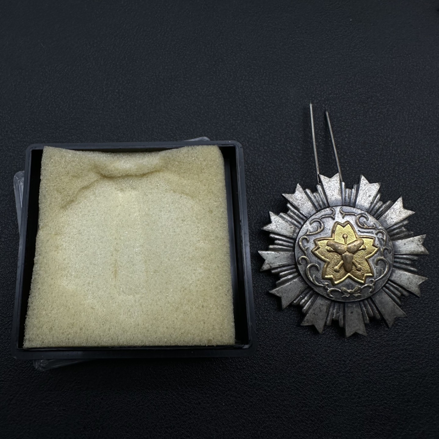 交易所3.18勋章拍卖 日本地方功勋章