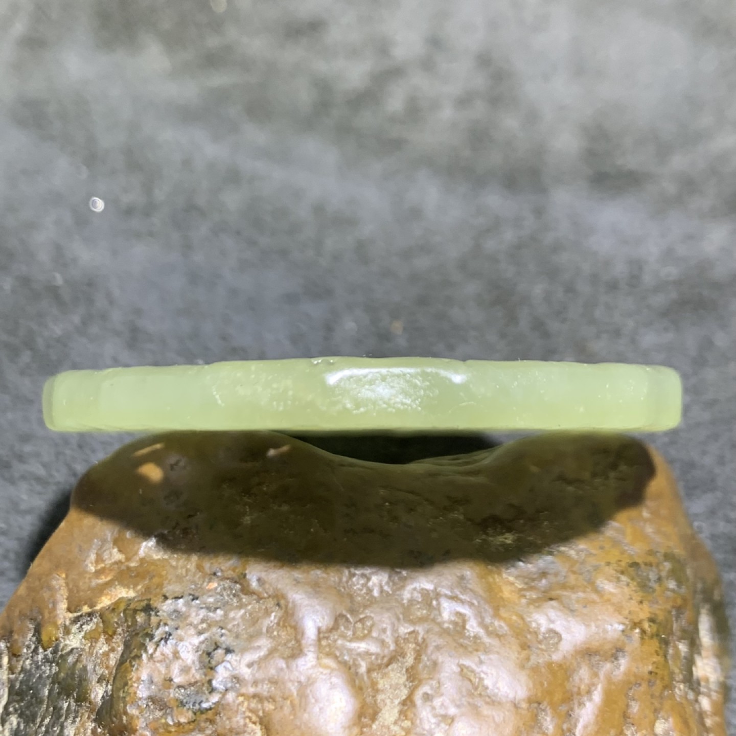 和田玉五福捧寿透雕牌子一个