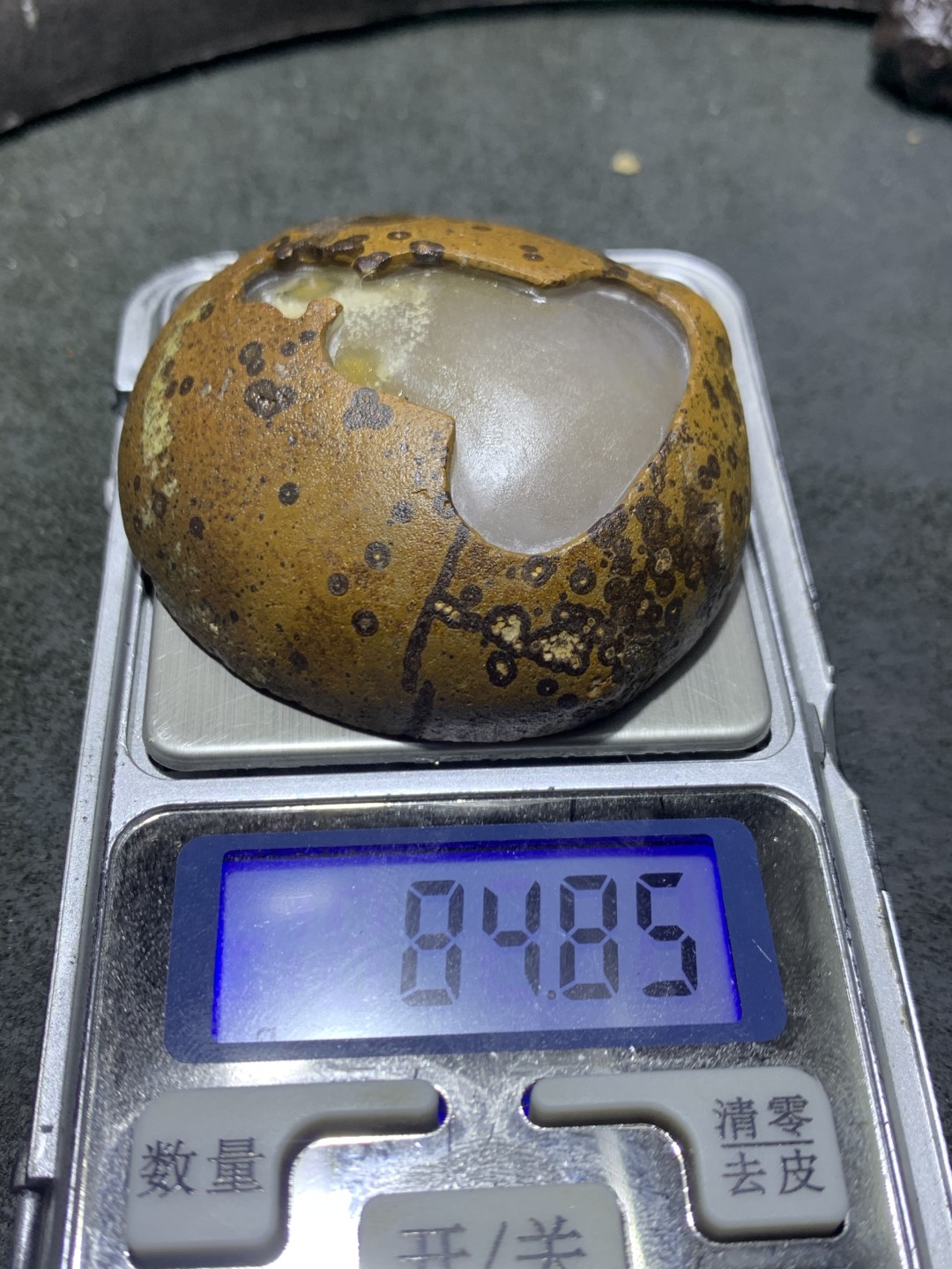 精美原皮高玉化冻料蒙料战国红玛瑙手工影雕工艺佛影把件一个，