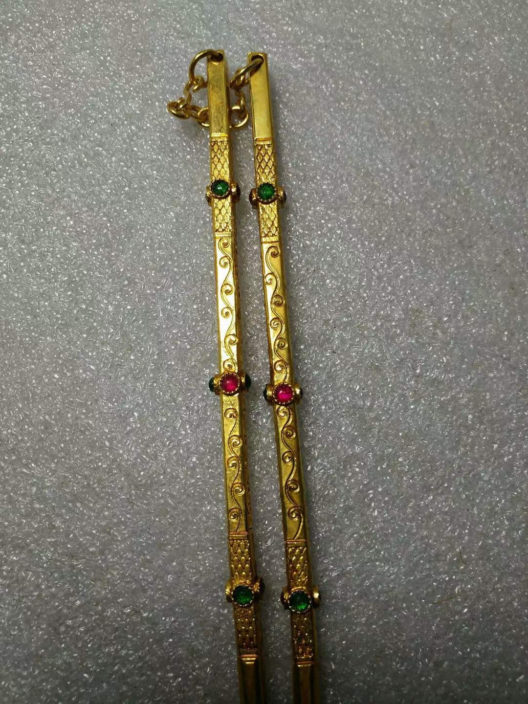 鎏真金筷子 筷托一盒做工精致考究 镶嵌宝石鎏真金 包浆浓厚 品相完好
