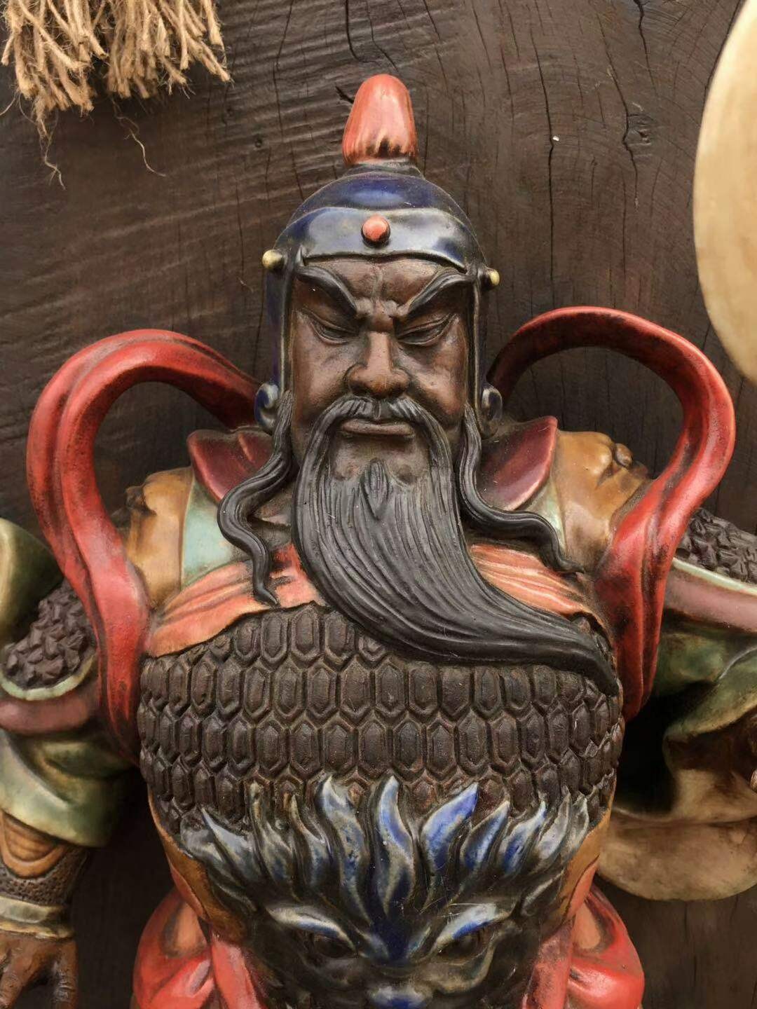 老门神一对雕刻精美 色彩搭配清晰 包浆浑厚自然 用以卫家宅 保平安 助功利 降吉祥 品相完好如图