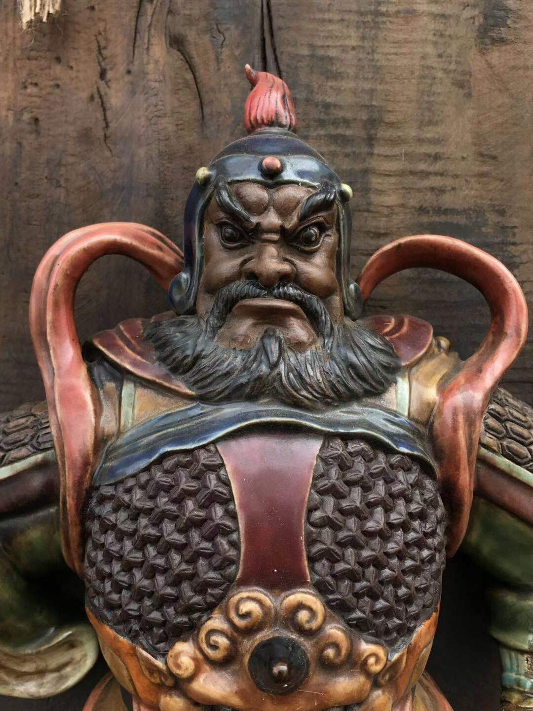 老门神一对雕刻精美 色彩搭配清晰 包浆浑厚自然 用以卫家宅 保平安 助功利 降吉祥 品相完好如图