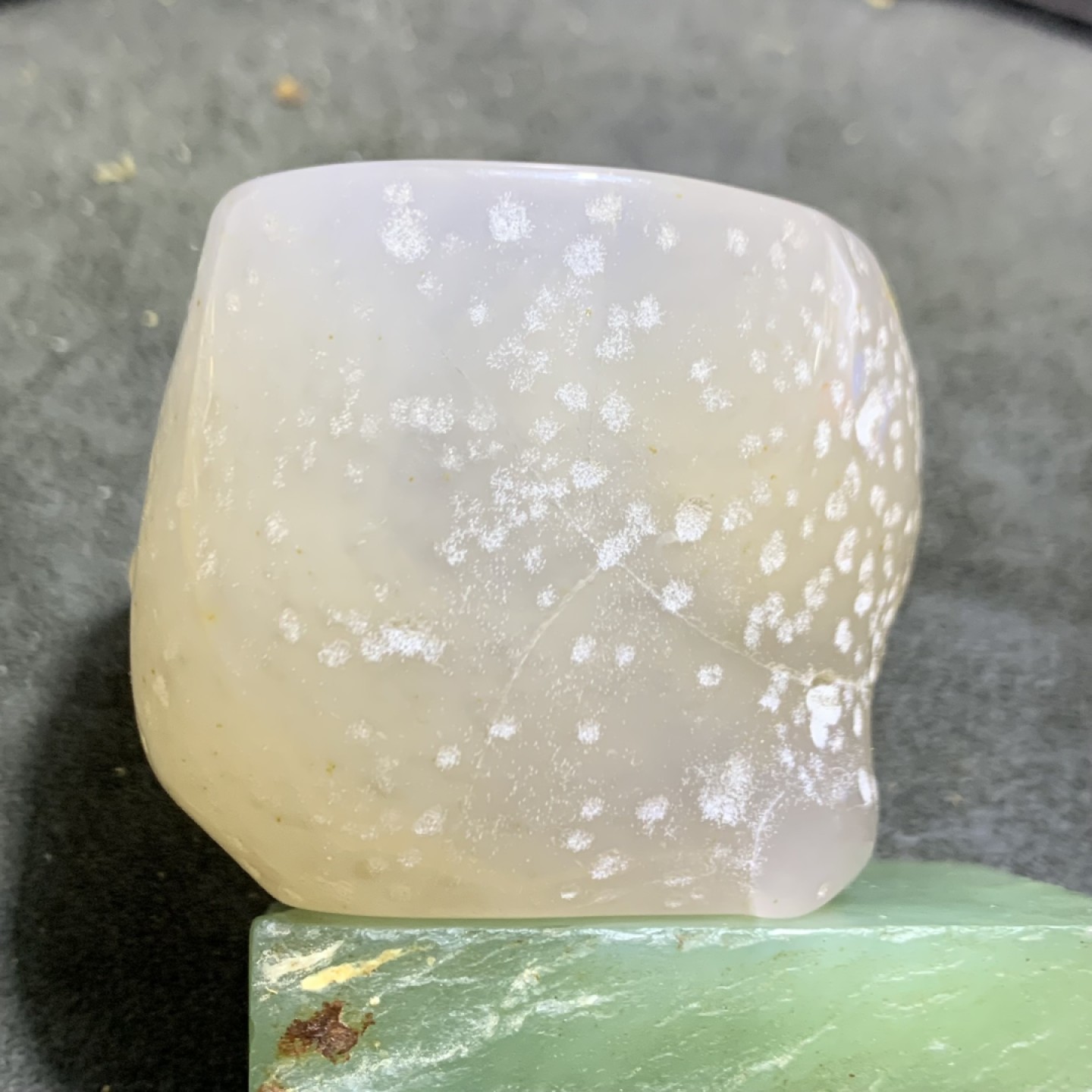 精美天然玛瑙原石打磨原石茶杯，笔洗一个，