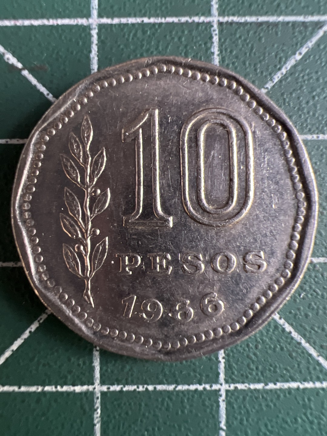 泡泡堂微拍第八十八幕硬币纸币捡漏可累计专场👿👿，累计满二十元包邮，接受代拍业务 阿根廷10比索