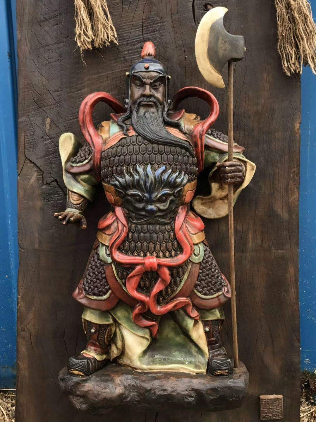 老门神一对雕刻精美 色彩搭配清晰 包浆浑厚自然 用以卫家宅 保平安 助功利 降吉祥 品相完好如图
