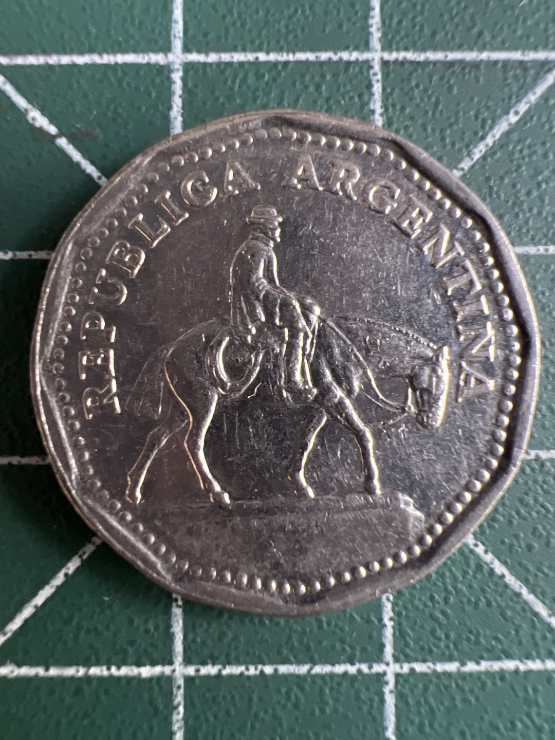 泡泡堂微拍第八十八幕硬币纸币捡漏可累计专场👿👿，累计满二十元包邮，接受代拍业务 阿根廷10比索