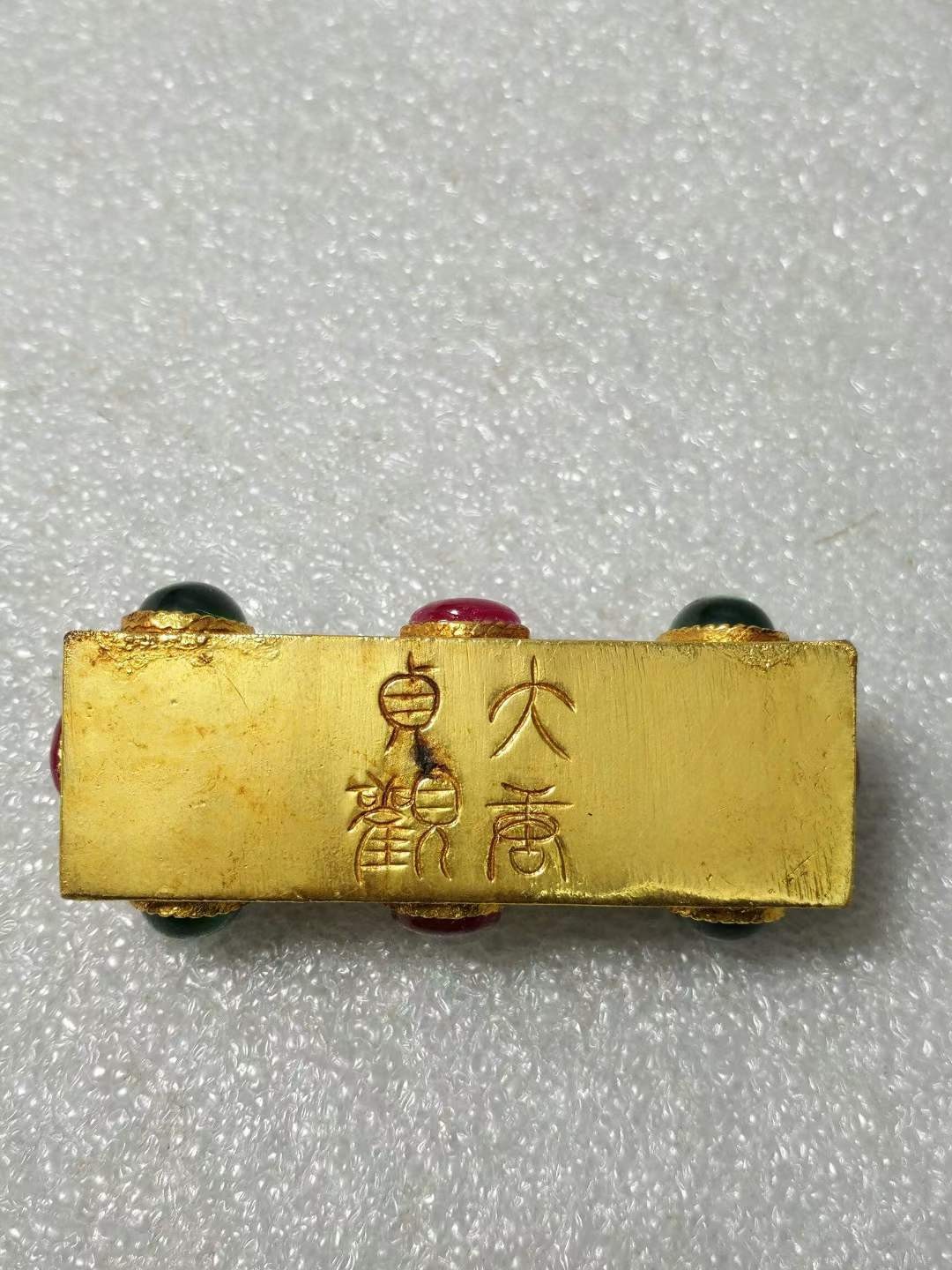 鎏真金筷子 筷托一盒做工精致考究 镶嵌宝石鎏真金 包浆浓厚 品相完好